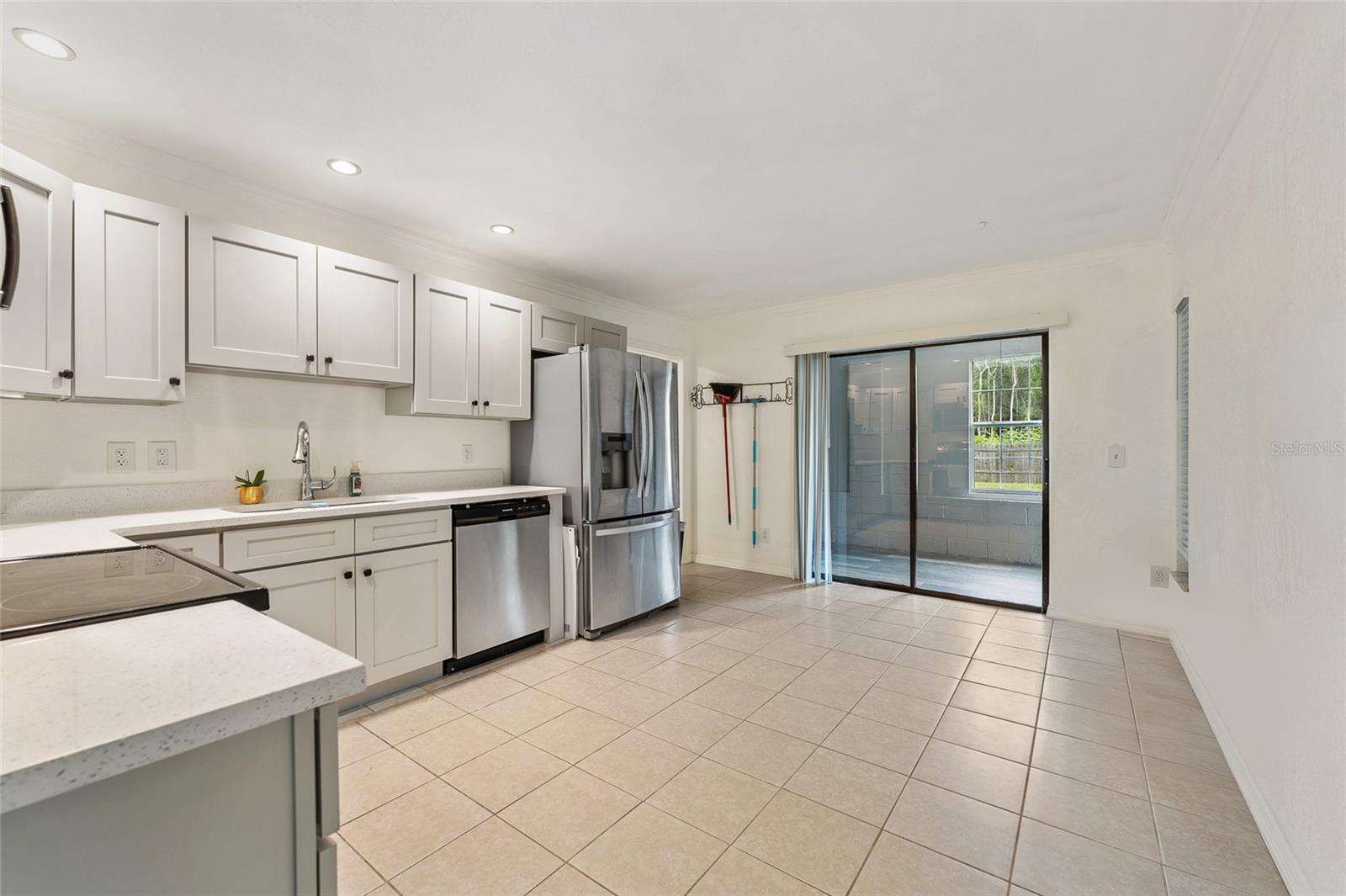 2040 E TRIANGLE DR, LONGWOOD, FL, 32779