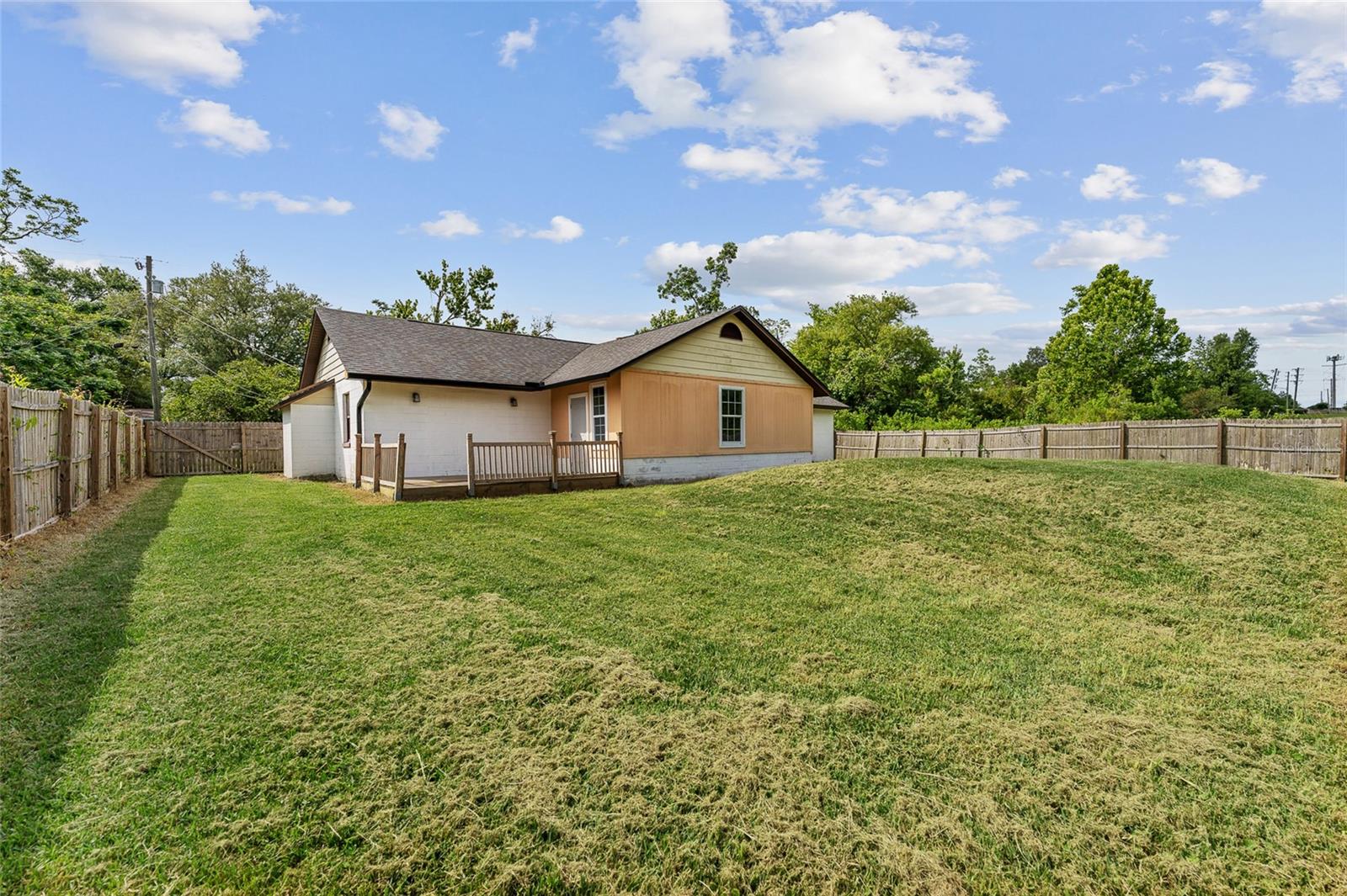 2040 E TRIANGLE DR, LONGWOOD, FL, 32779
