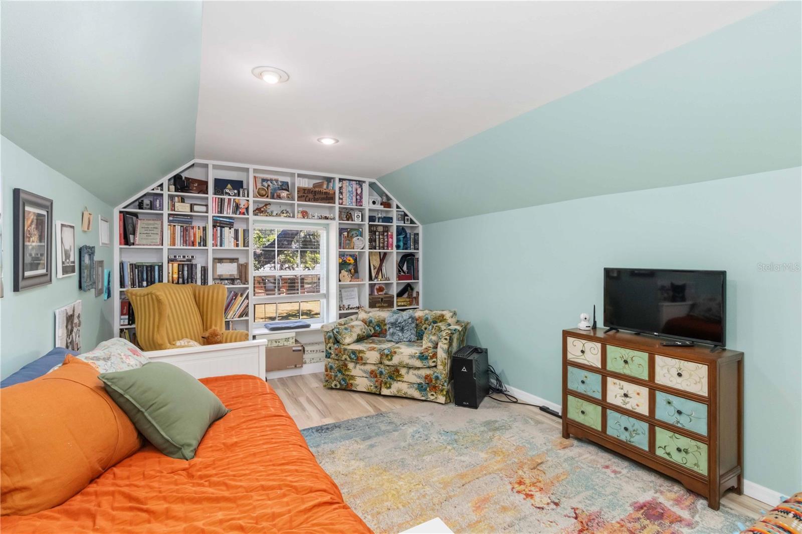 2313 HOLDEN LN, LITHIA, FL, 33547