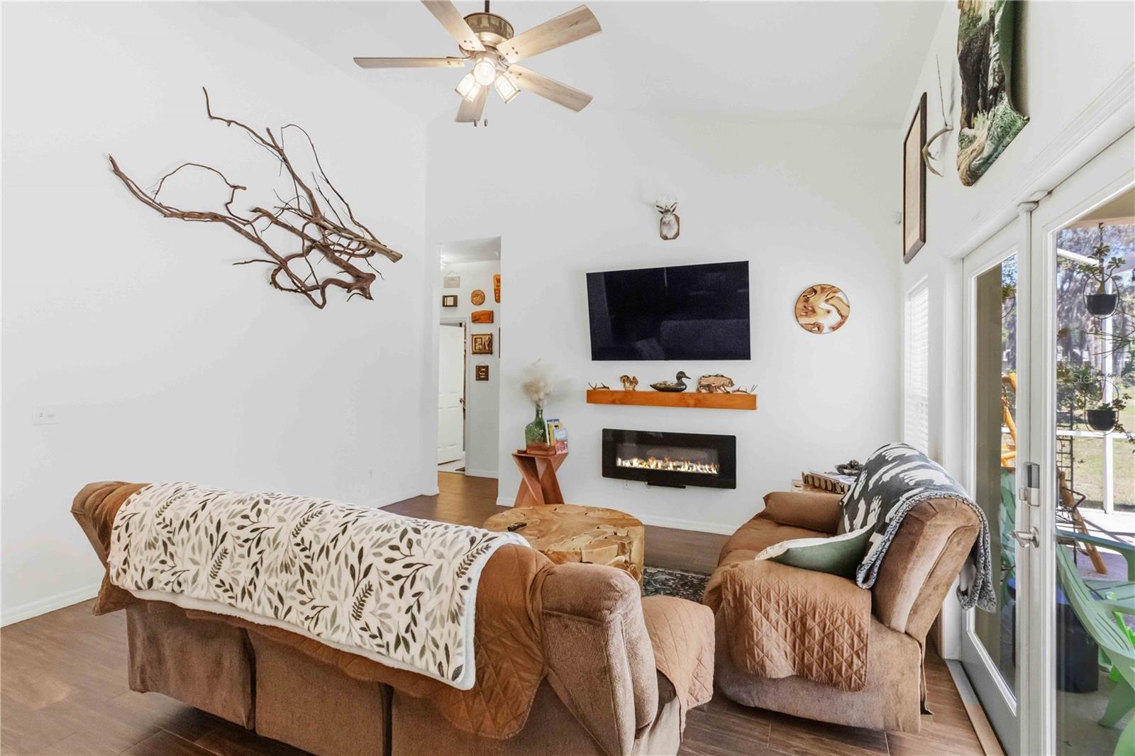 2313 HOLDEN LN, LITHIA, FL, 33547