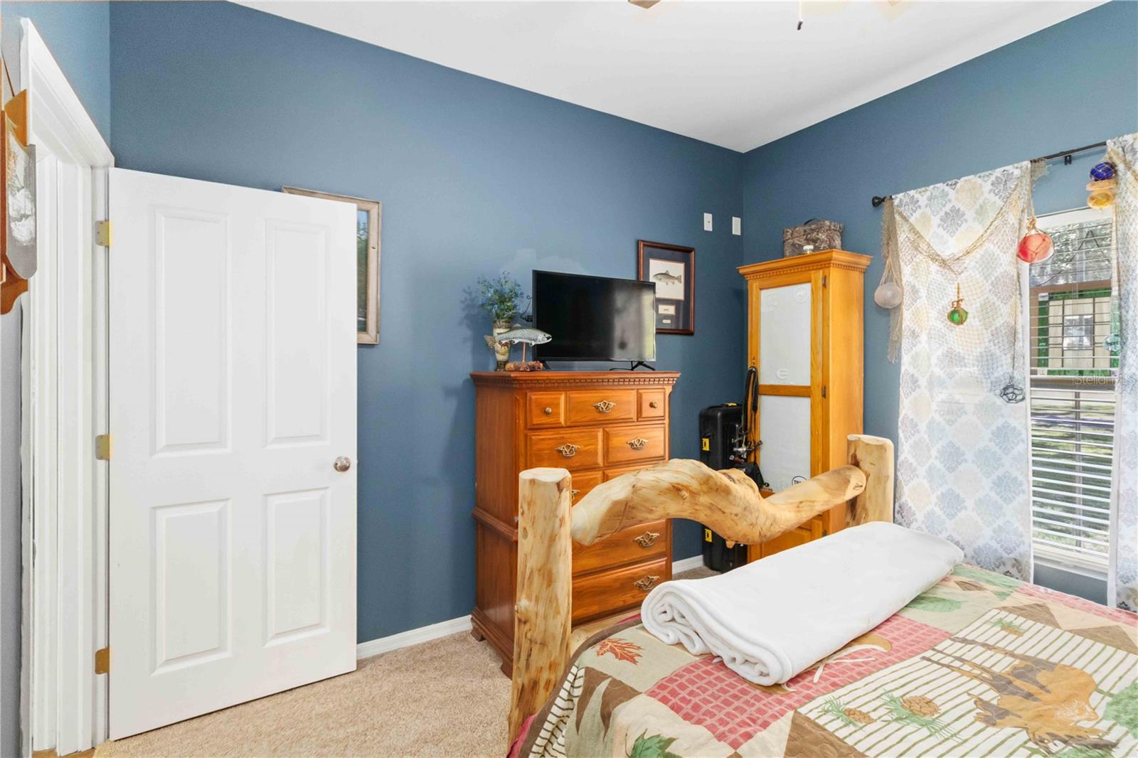 2313 HOLDEN LN, LITHIA, FL, 33547