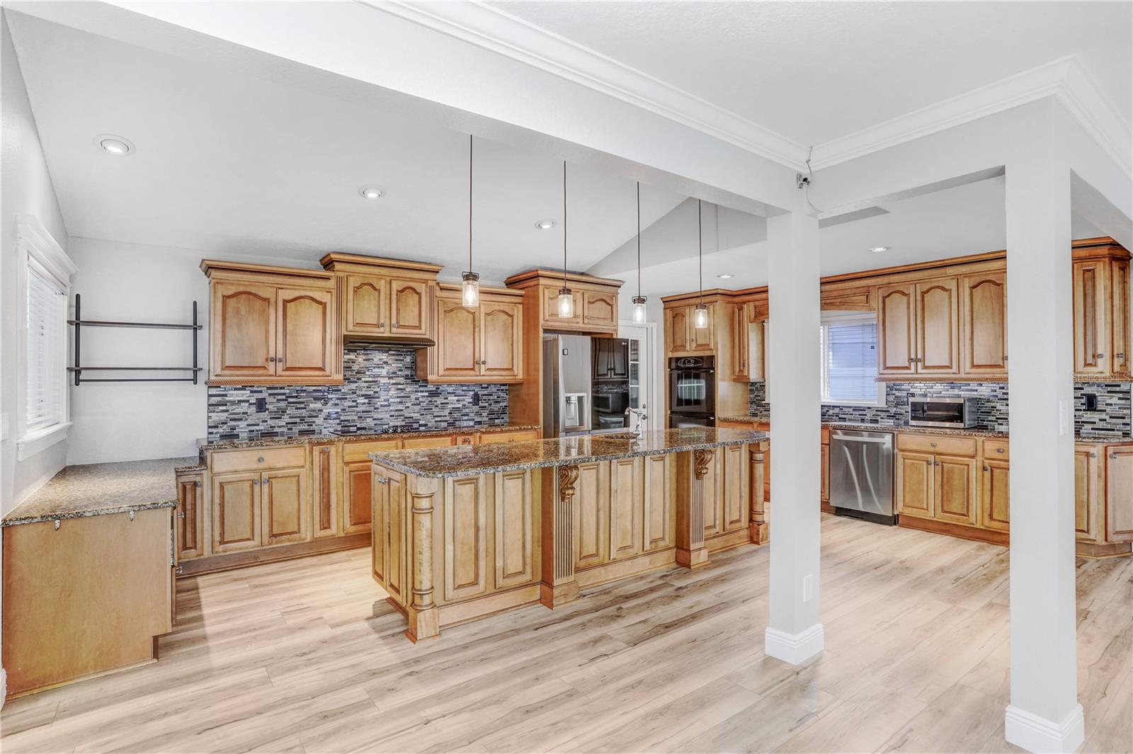 8404 BLACKSTONE CT, TAMPA, FL, 33615