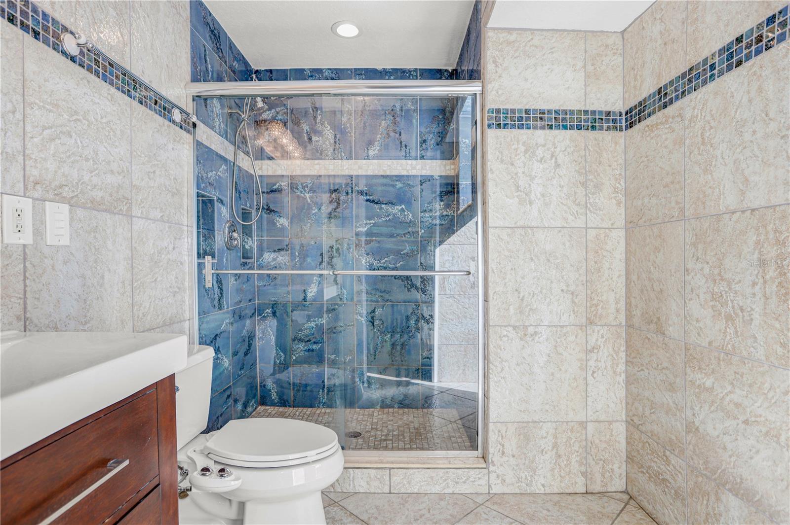 8404 BLACKSTONE CT, TAMPA, FL, 33615