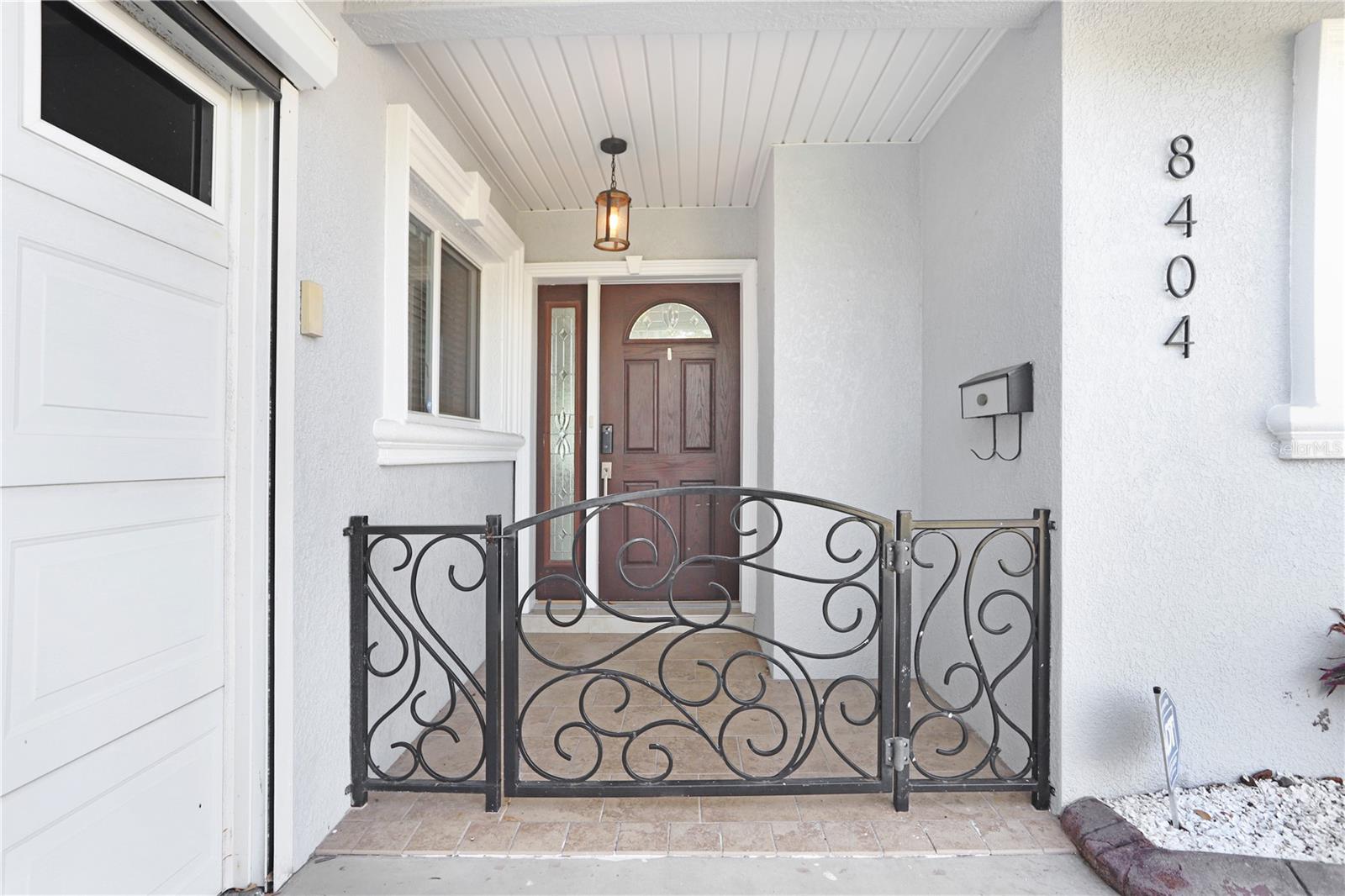 8404 BLACKSTONE CT, TAMPA, FL, 33615