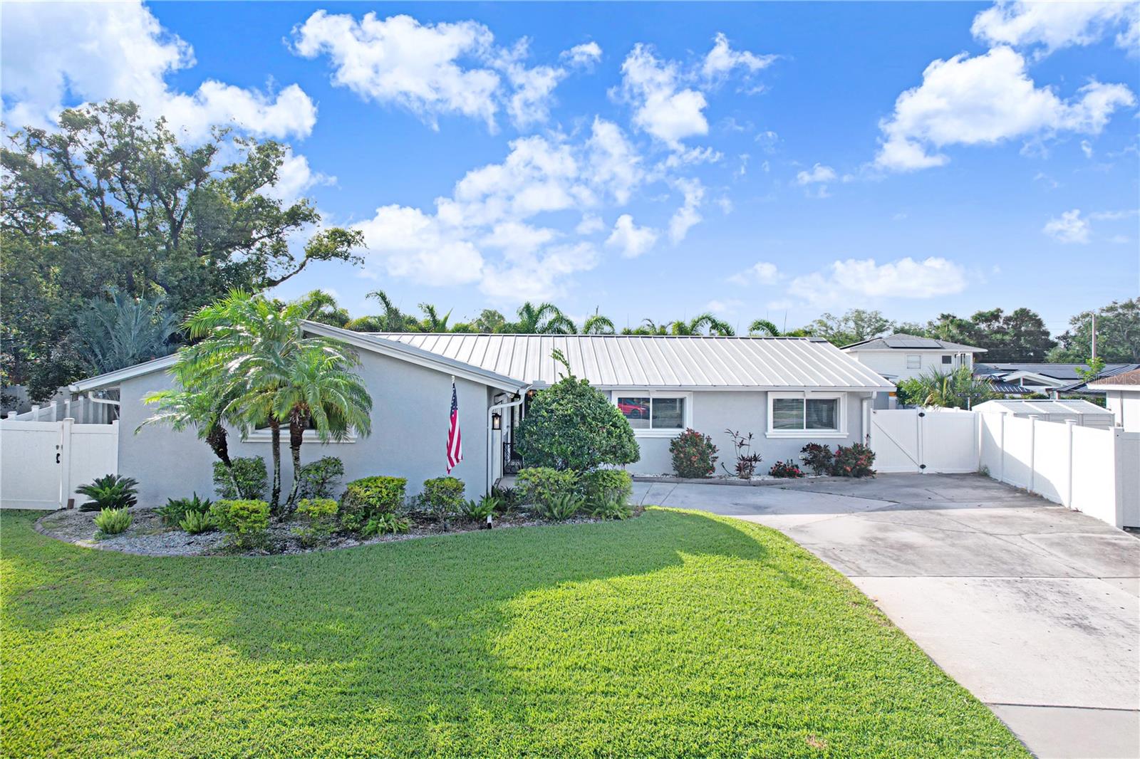 8404 BLACKSTONE CT, TAMPA, FL, 33615