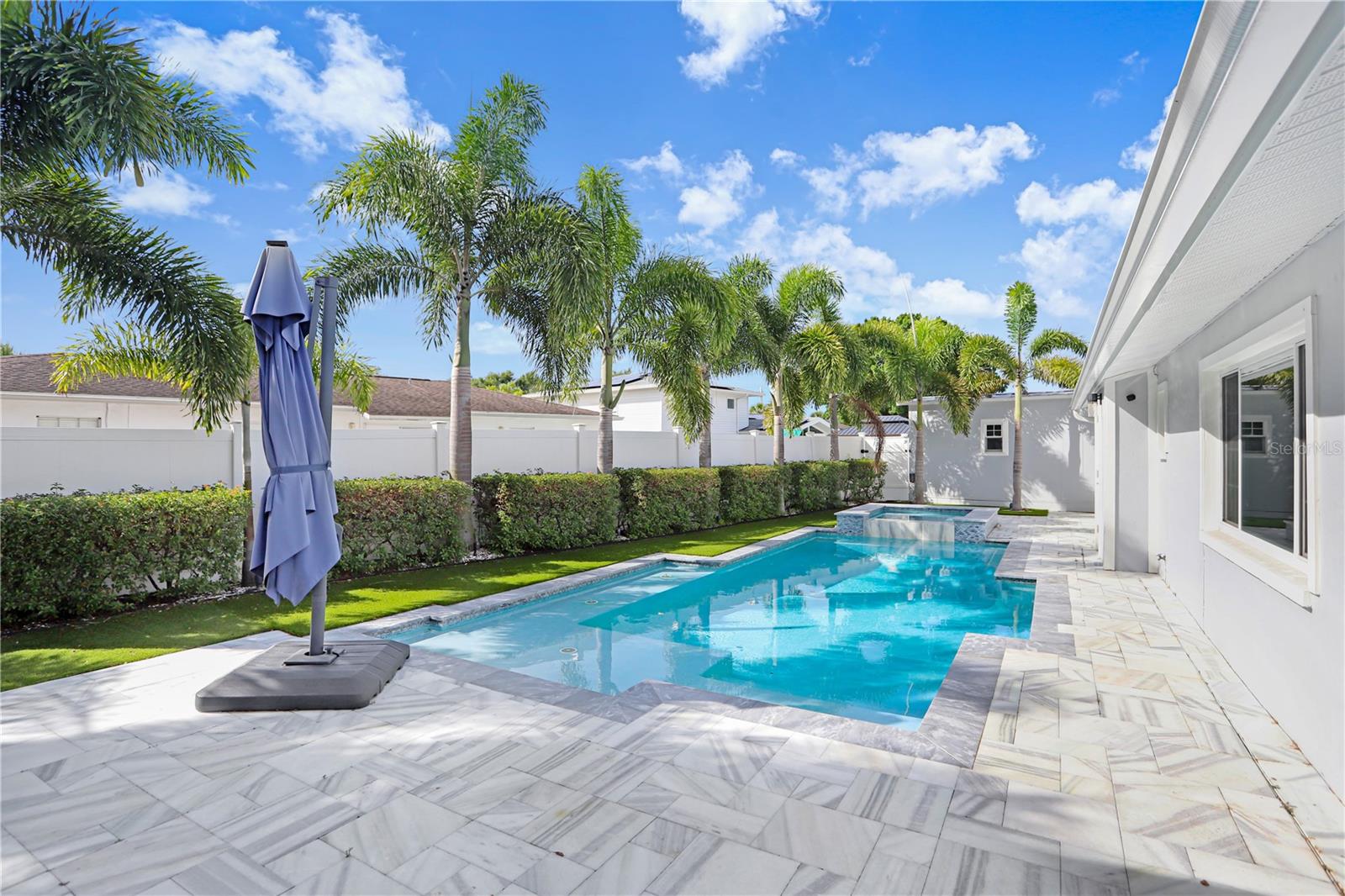 8404 BLACKSTONE CT, TAMPA, FL, 33615