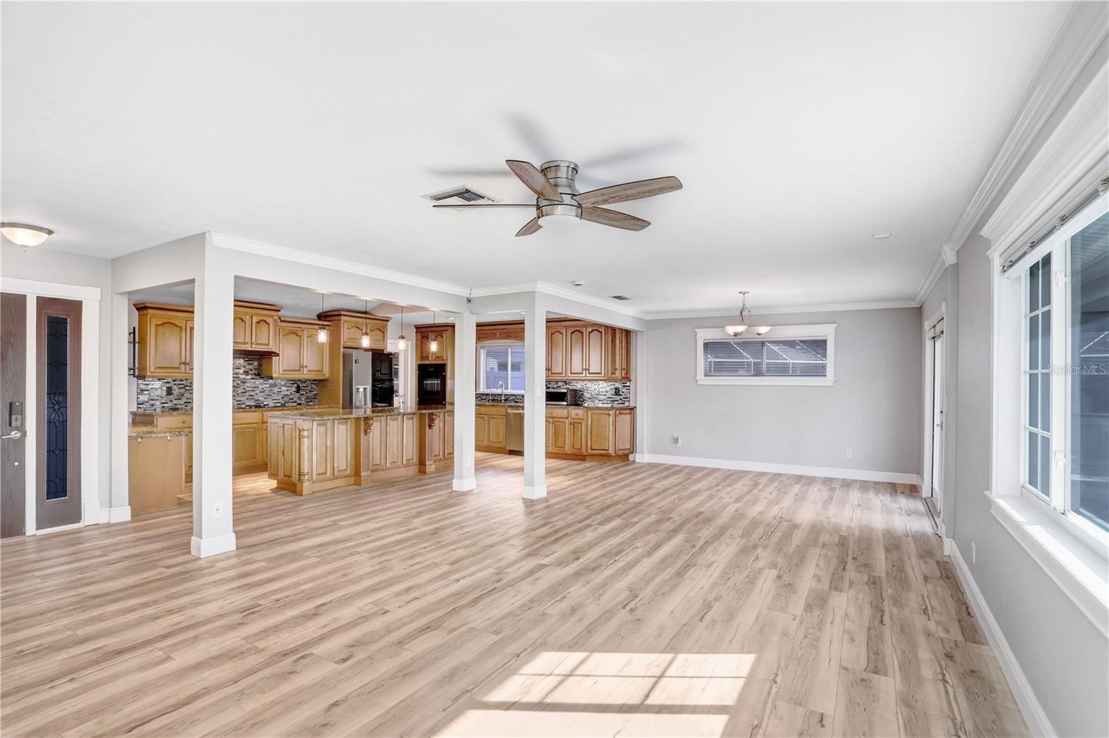 8404 BLACKSTONE CT, TAMPA, FL, 33615