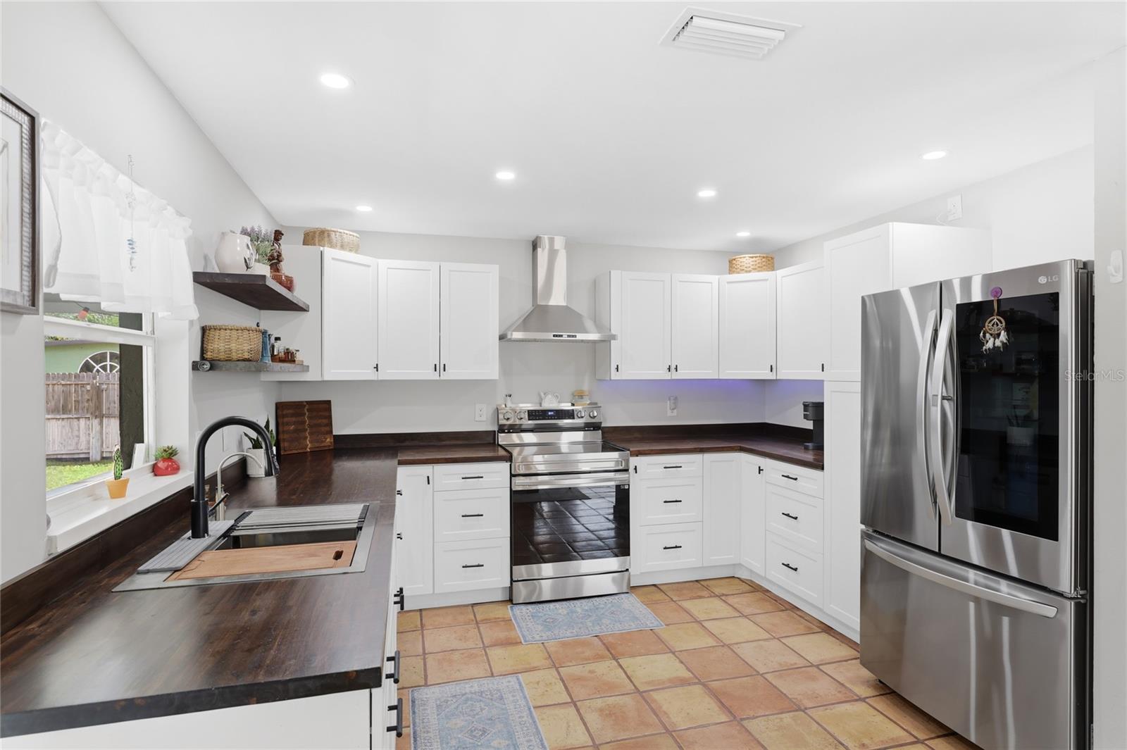 3670 SUNSET BEACH DR, VENICE, FL, 34293