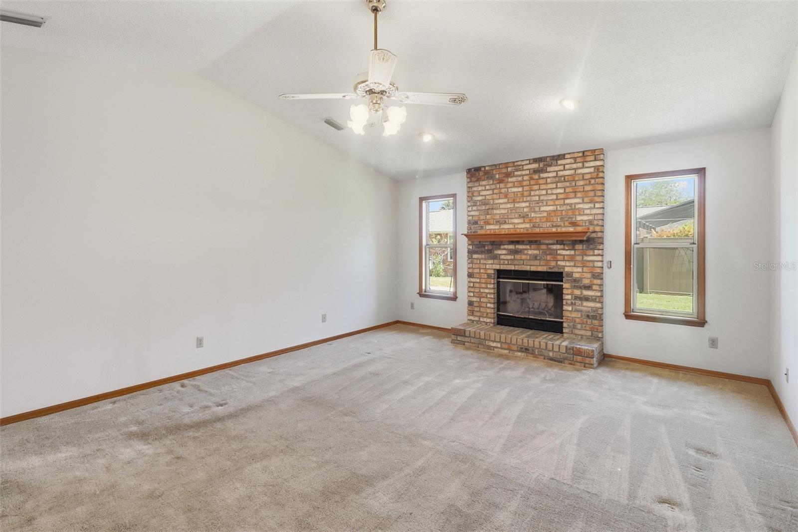 417 GLEN ABBEY LN, DEBARY, FL, 32713