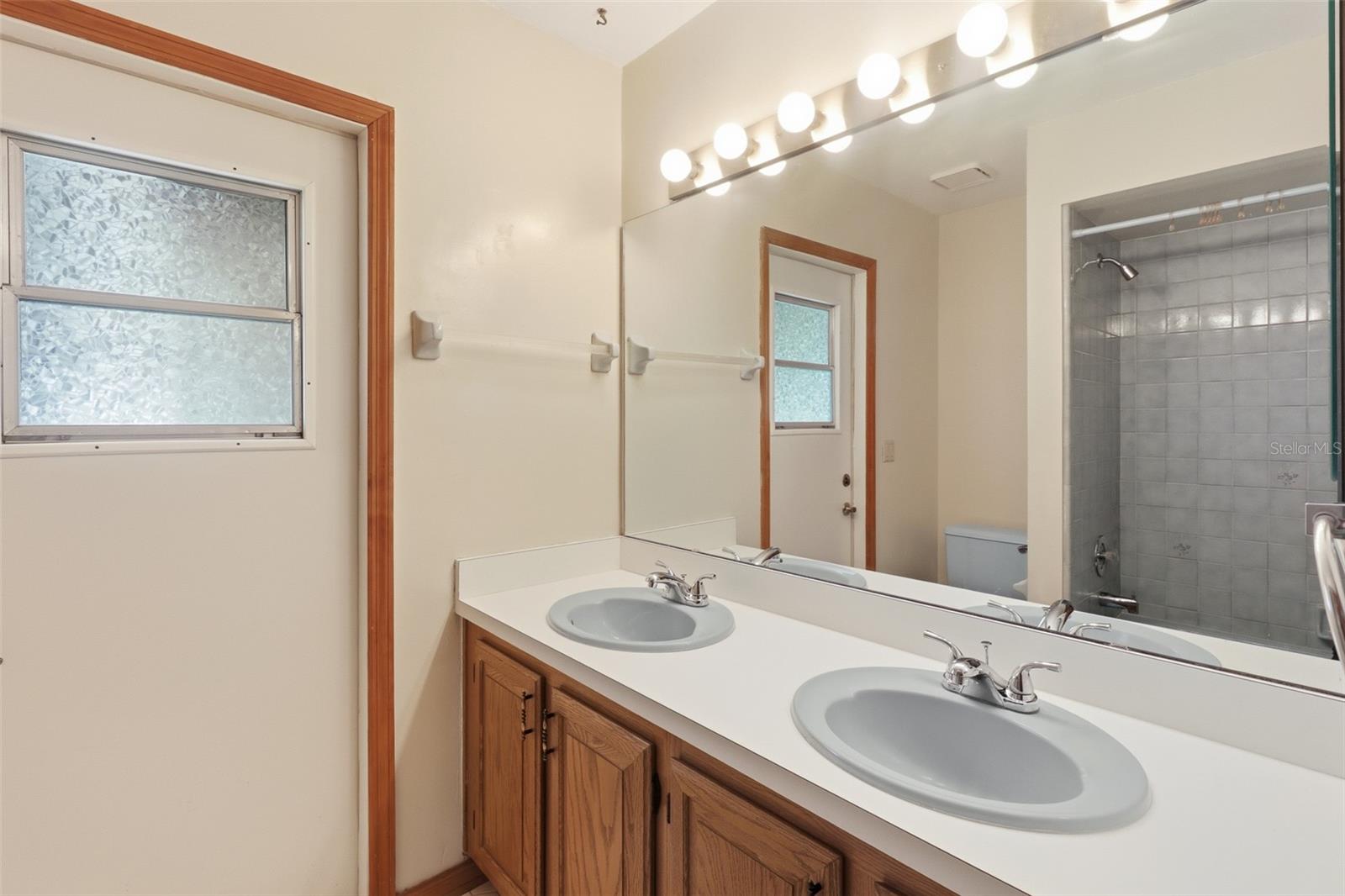 417 GLEN ABBEY LN, DEBARY, FL, 32713