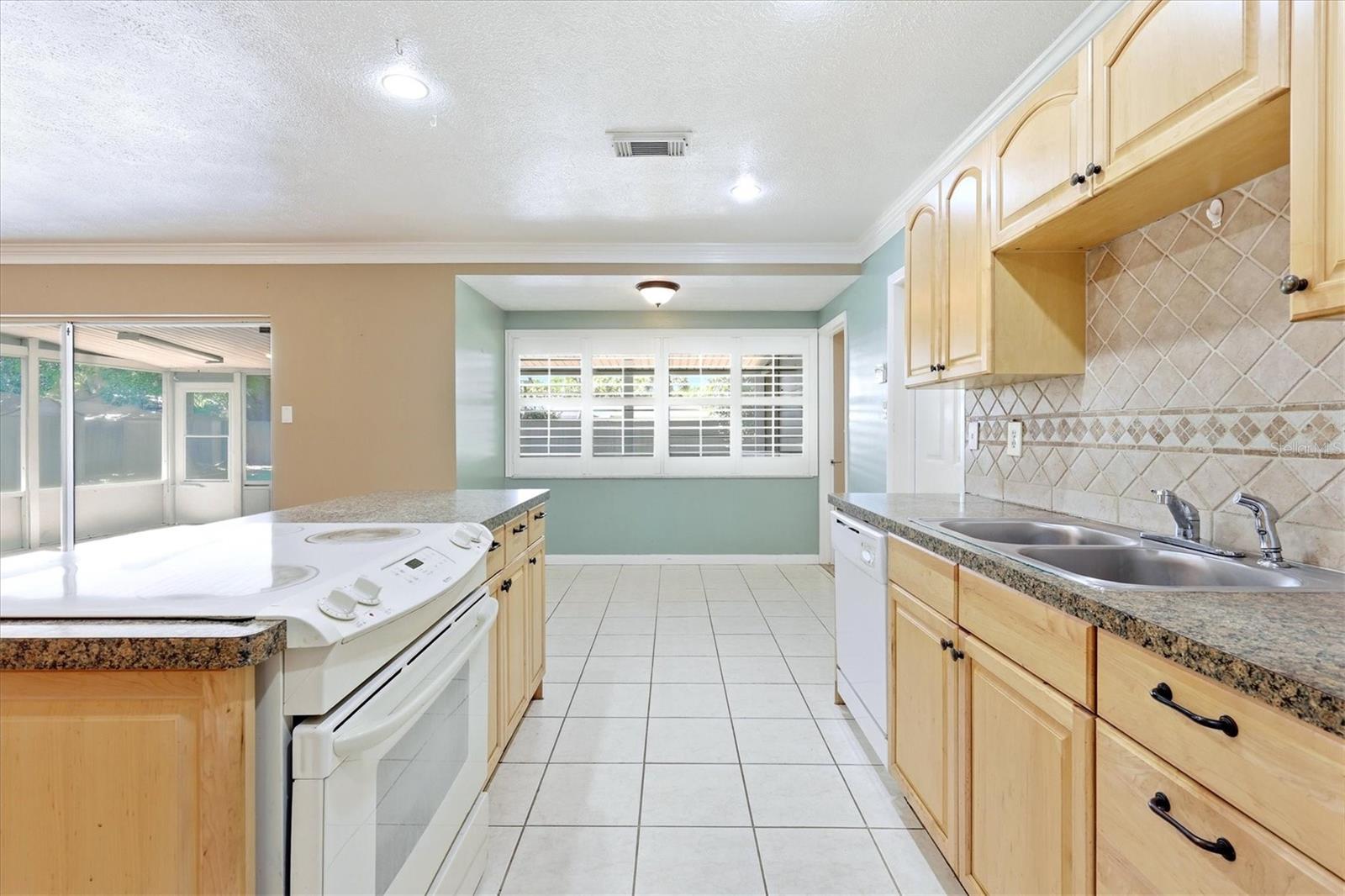 13808 CHERRY BROOK LN, TAMPA, FL, 33618