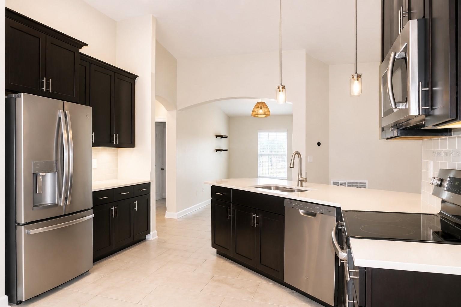 2172 LAKE SIDE AVE, DAVENPORT, FL, 33837