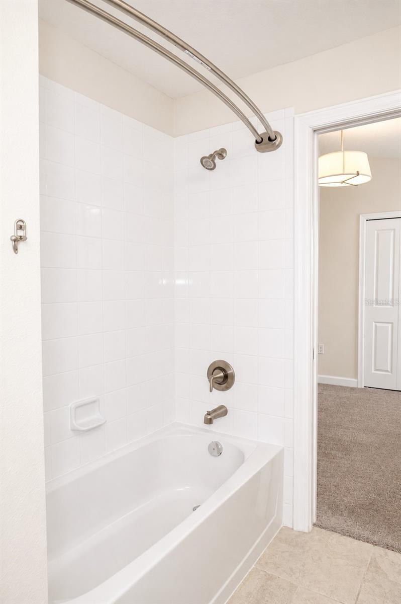 2172 LAKE SIDE AVE, DAVENPORT, FL, 33837