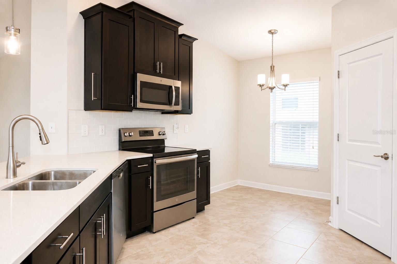 2172 LAKE SIDE AVE, DAVENPORT, FL, 33837