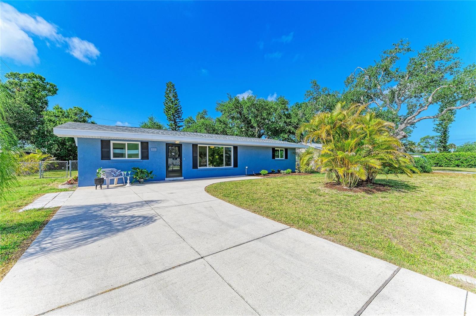 1211 CYPRESS AVE, VENICE, FL, 34285