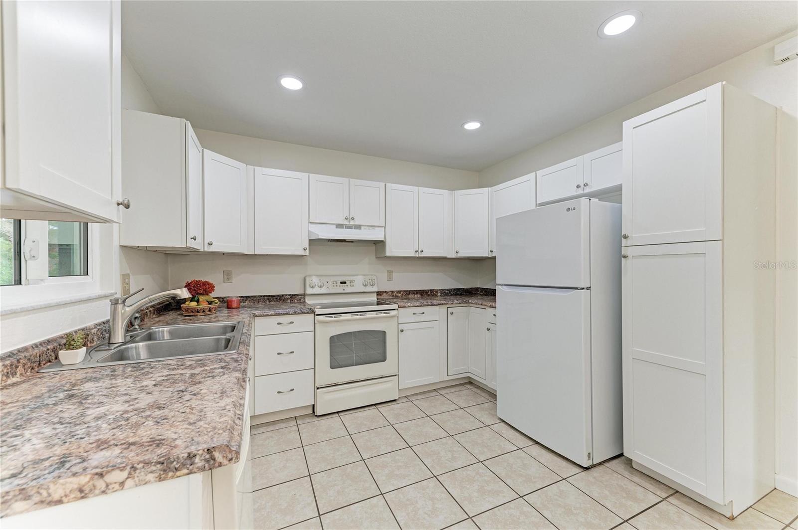 1211 CYPRESS AVE, VENICE, FL, 34285