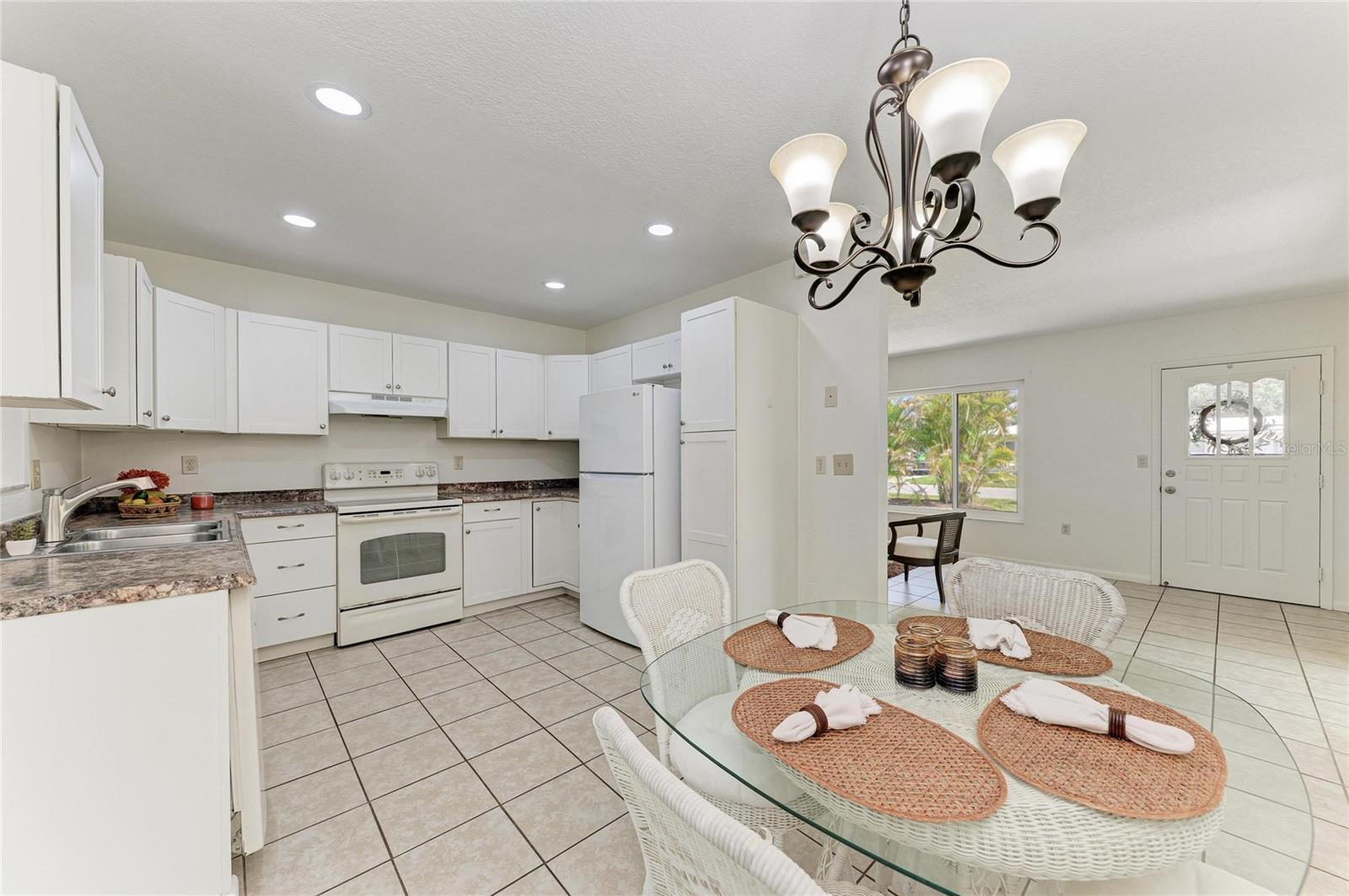 1211 CYPRESS AVE, VENICE, FL, 34285