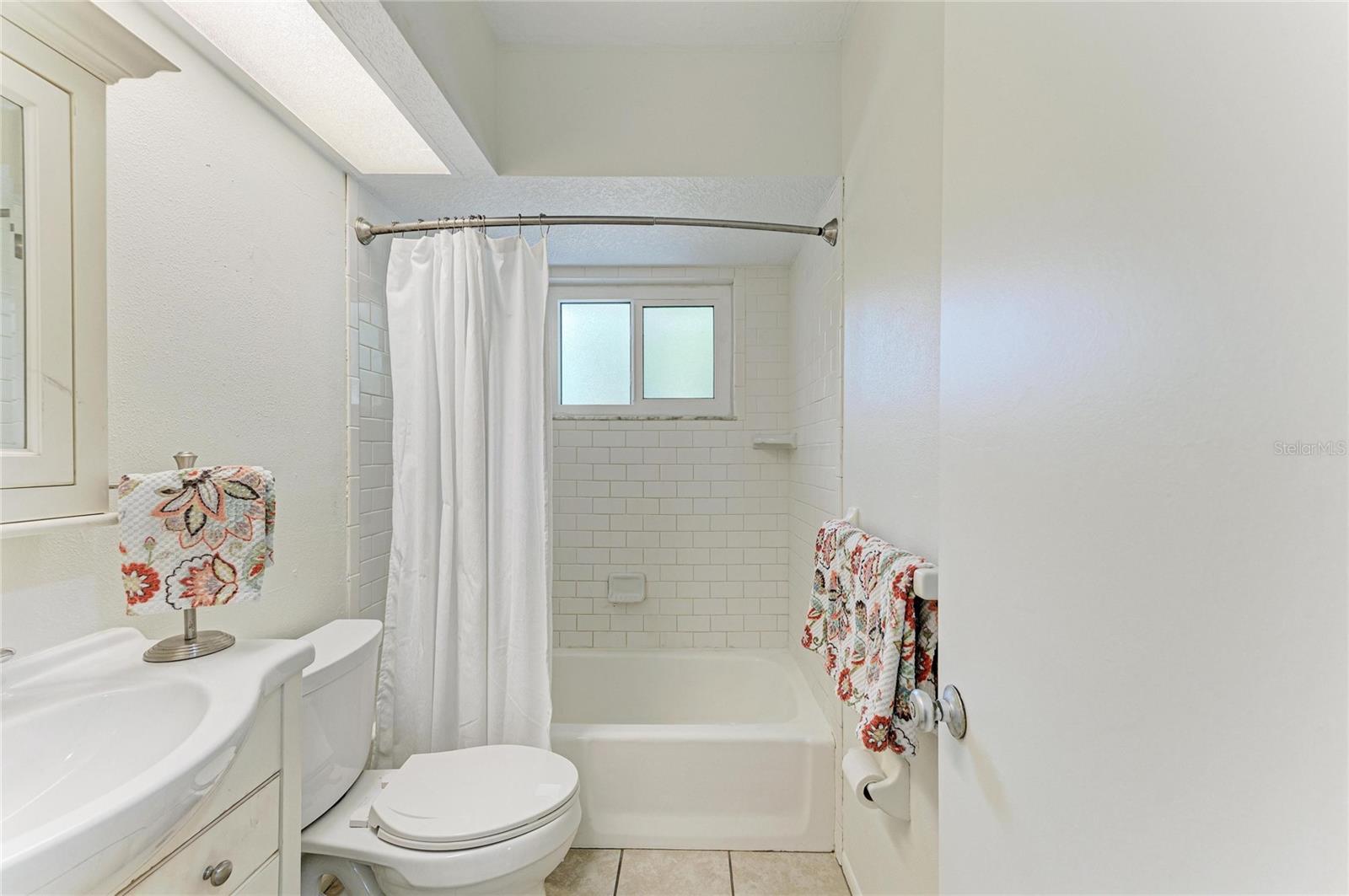 1211 CYPRESS AVE, VENICE, FL, 34285