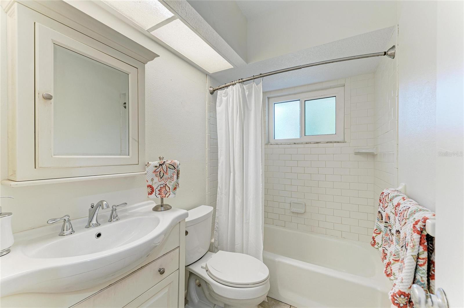1211 CYPRESS AVE, VENICE, FL, 34285