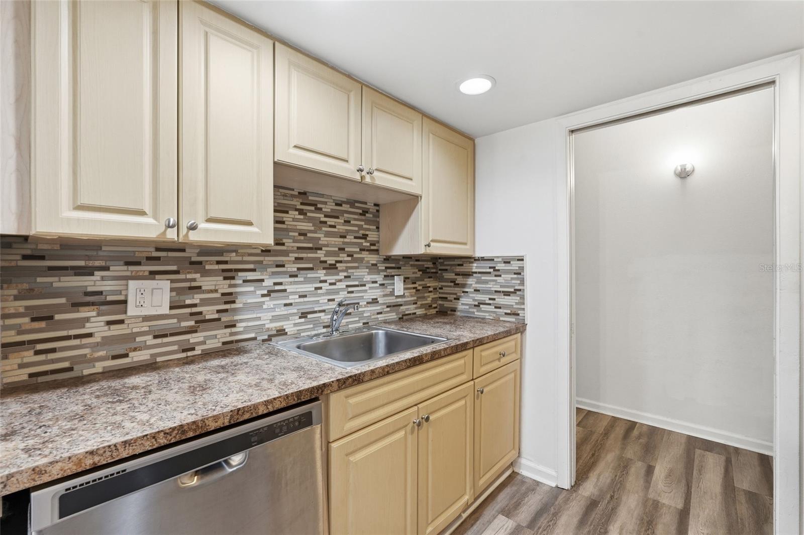 2366 E MALL DR #403, FORT MYERS, FL, 33901