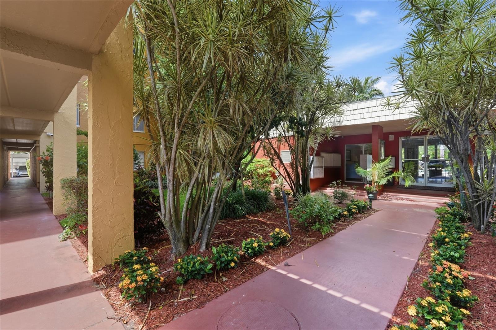 2366 E MALL DR #403, FORT MYERS, FL, 33901
