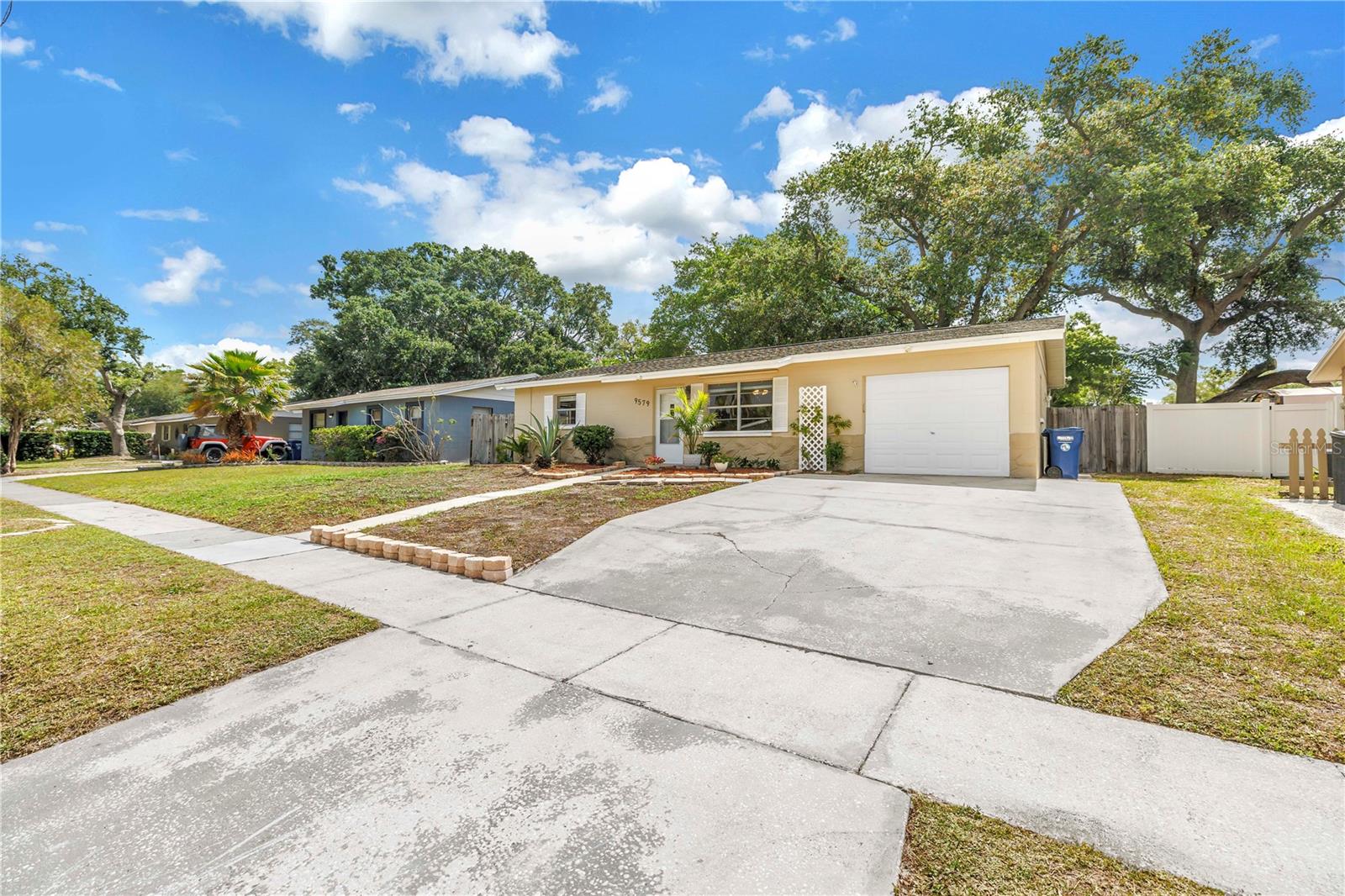 9579 GOLDEN GROVE ST, SEMINOLE, FL, 33772