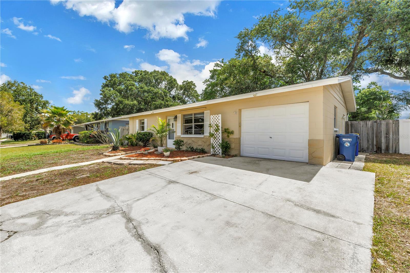 9579 GOLDEN GROVE ST, SEMINOLE, FL, 33772