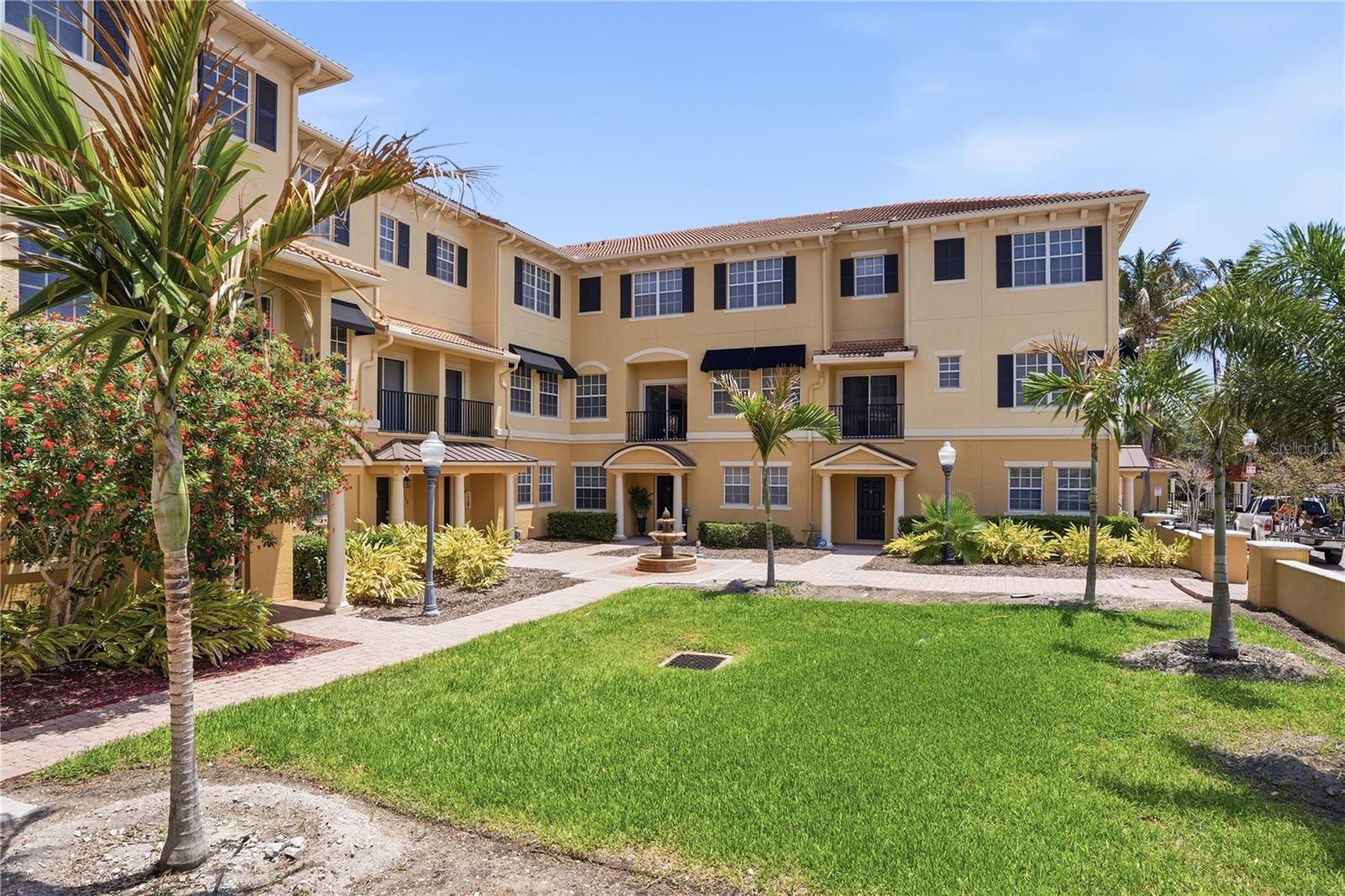 815 S FORT HARRISON AVE, CLEARWATER, FL, 33756