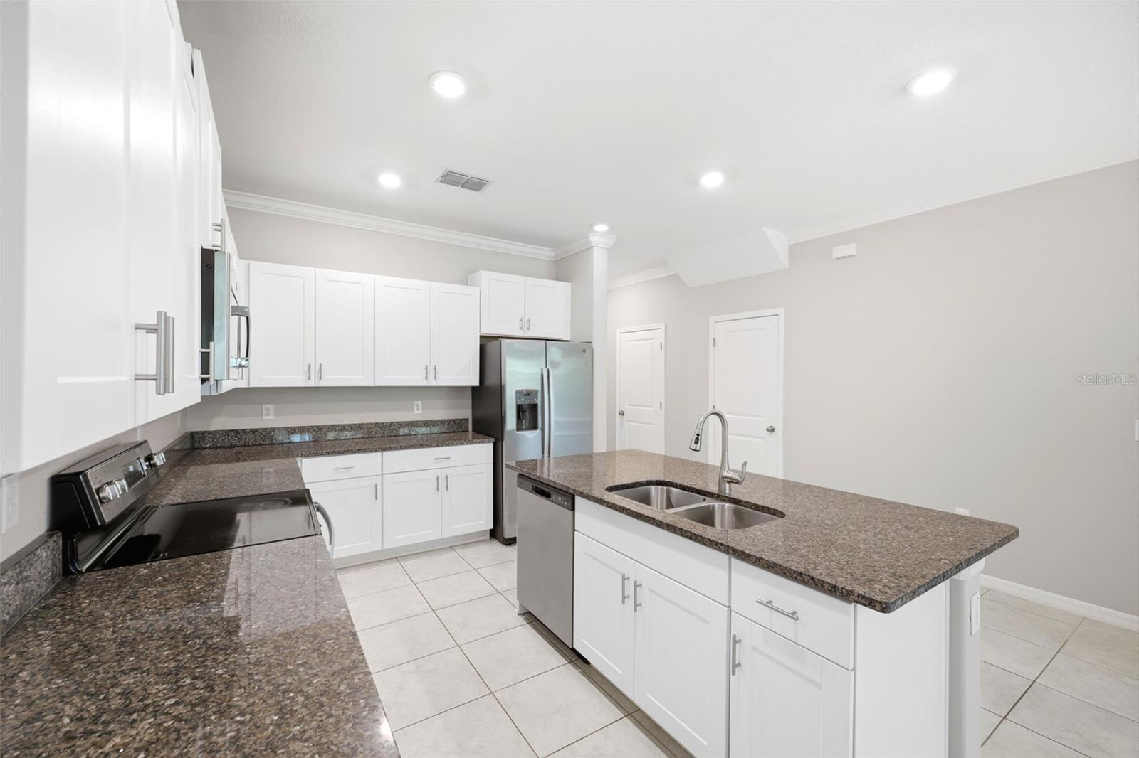 31555 BLUE PASSING LOOP, WESLEY CHAPEL, FL, 33545