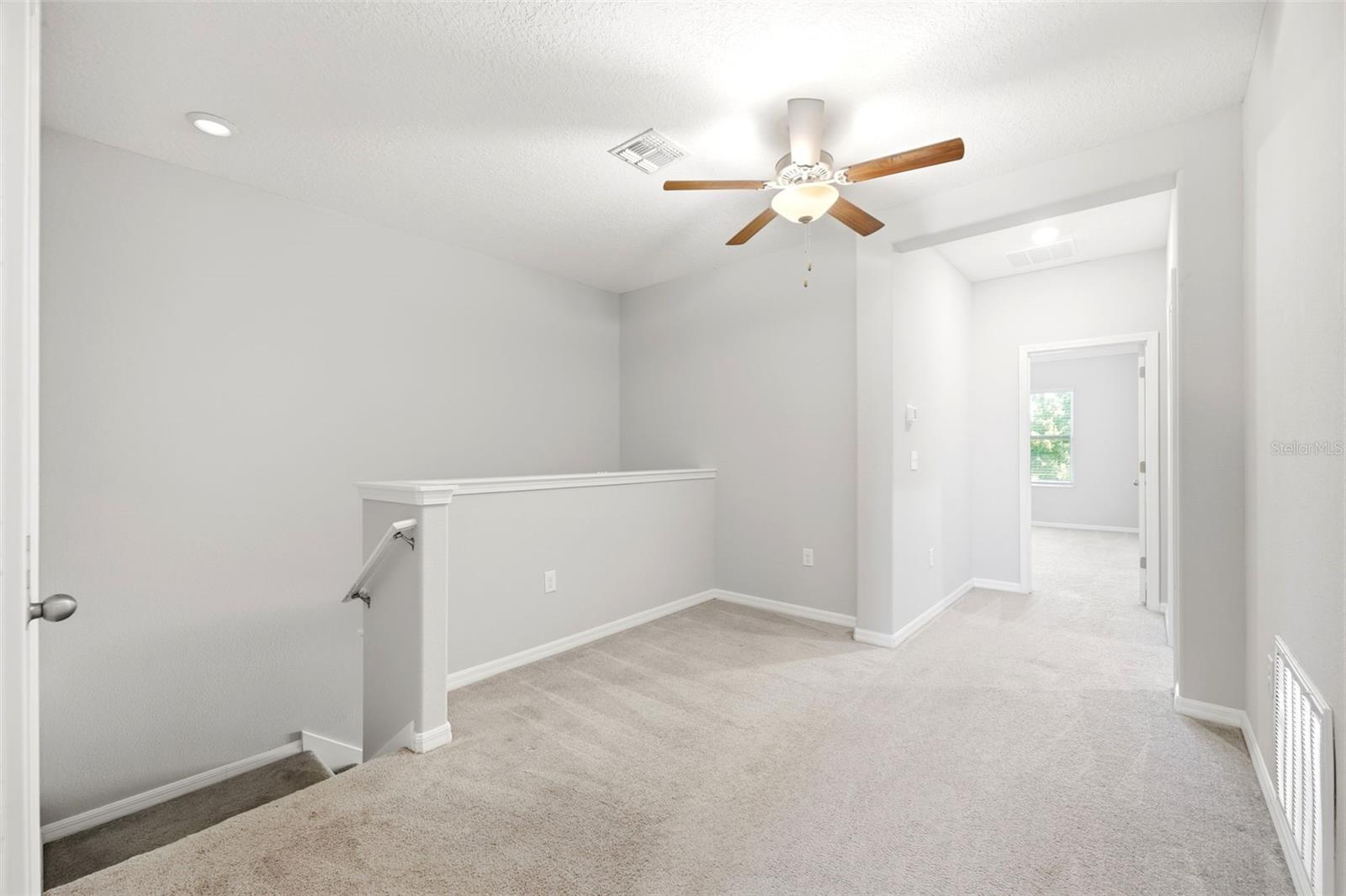31555 BLUE PASSING LOOP, WESLEY CHAPEL, FL, 33545
