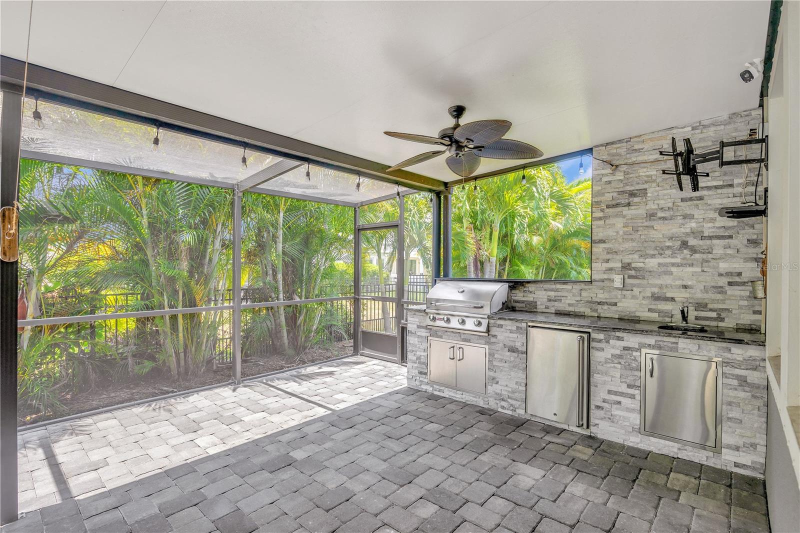 6518 PARK STRAND DR, APOLLO BEACH, FL, 33572