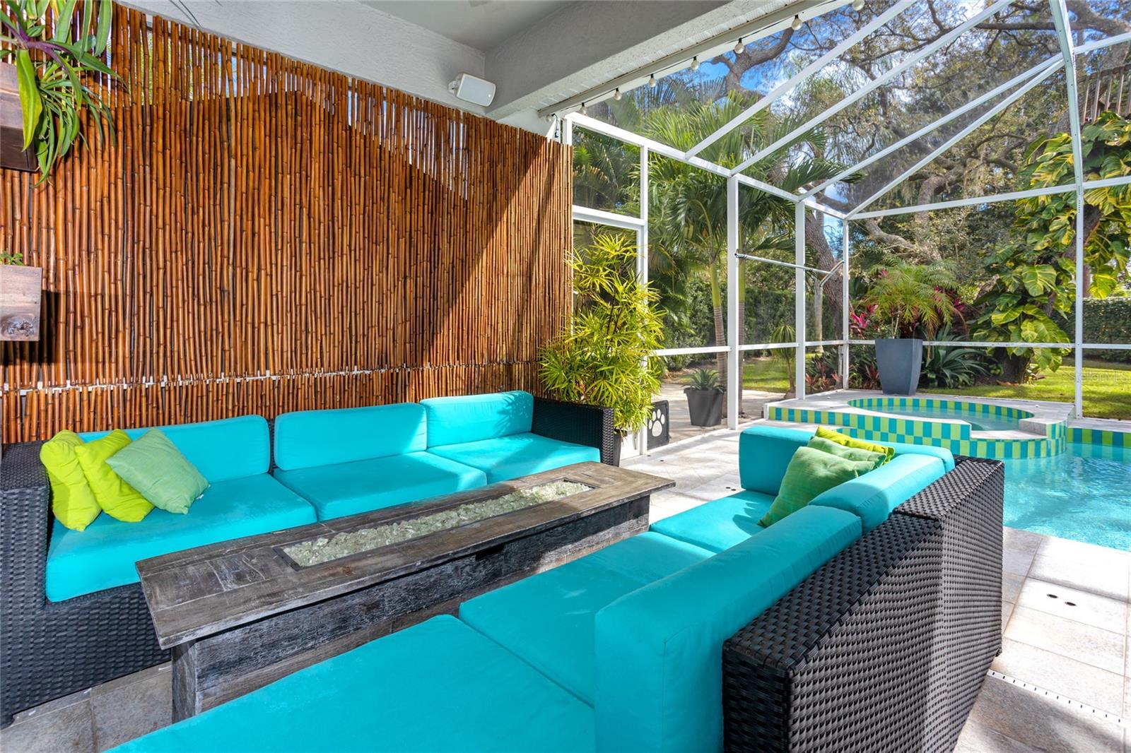 2241 HIGHLAND WOODS DR, DUNEDIN, FL, 34698