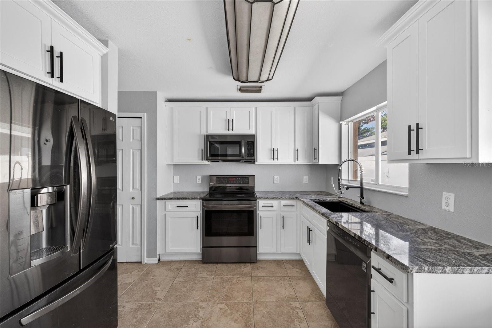 12015 CEDARFIELD DR, RIVERVIEW, FL, 33579