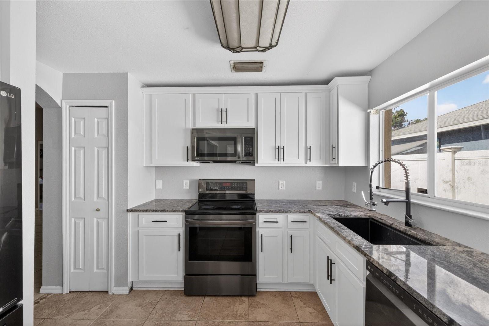 12015 CEDARFIELD DR, RIVERVIEW, FL, 33579