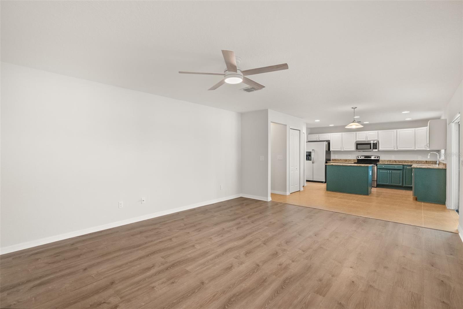 611 DEL PILAR DR, GROVELAND, FL, 34736