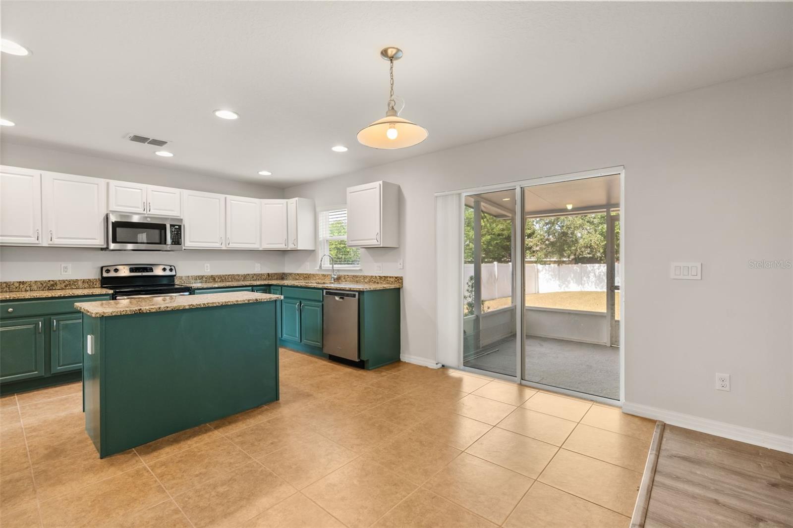 611 DEL PILAR DR, GROVELAND, FL, 34736
