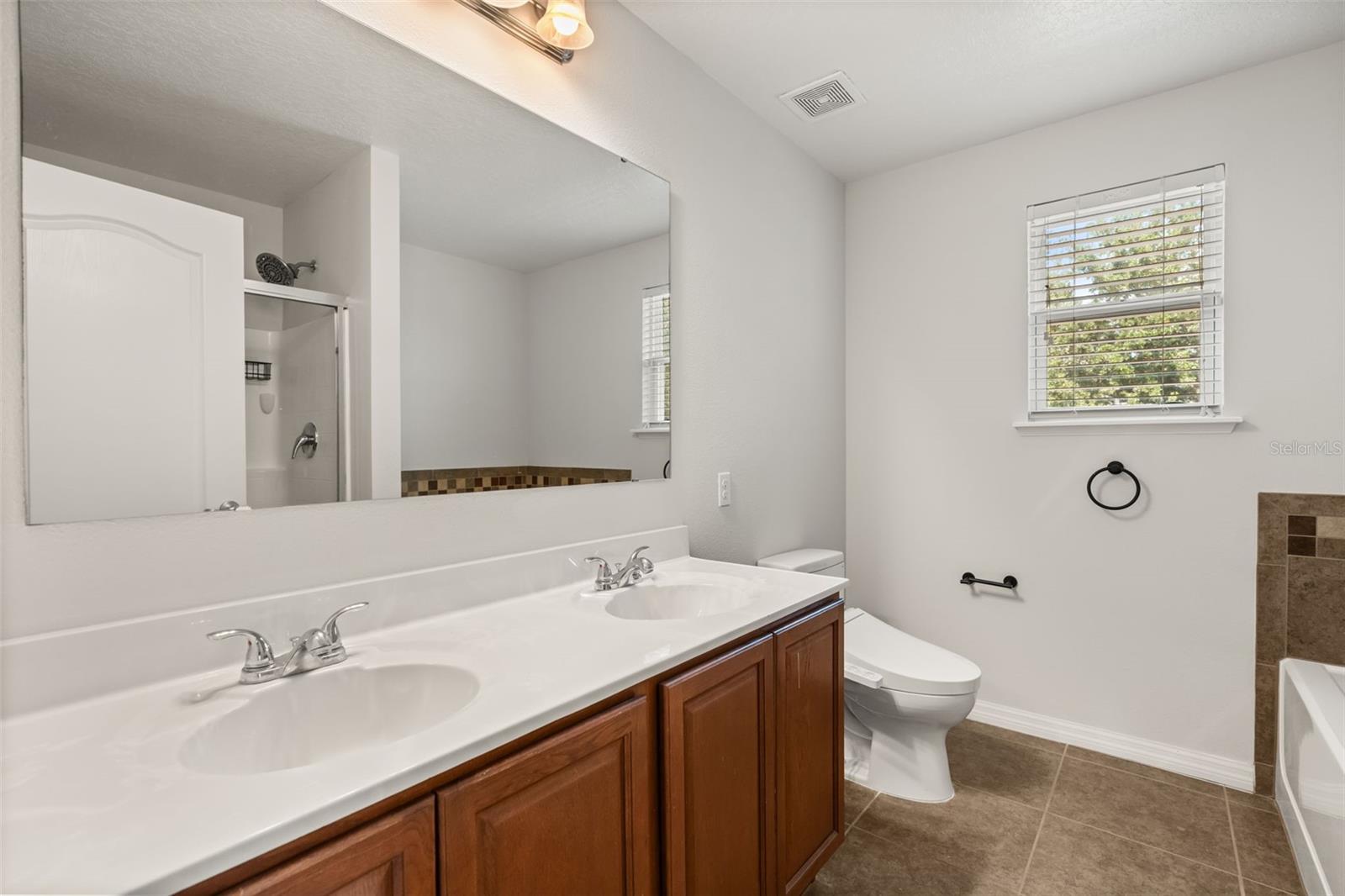 611 DEL PILAR DR, GROVELAND, FL, 34736