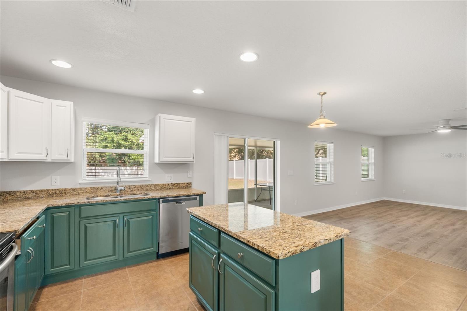 611 DEL PILAR DR, GROVELAND, FL, 34736