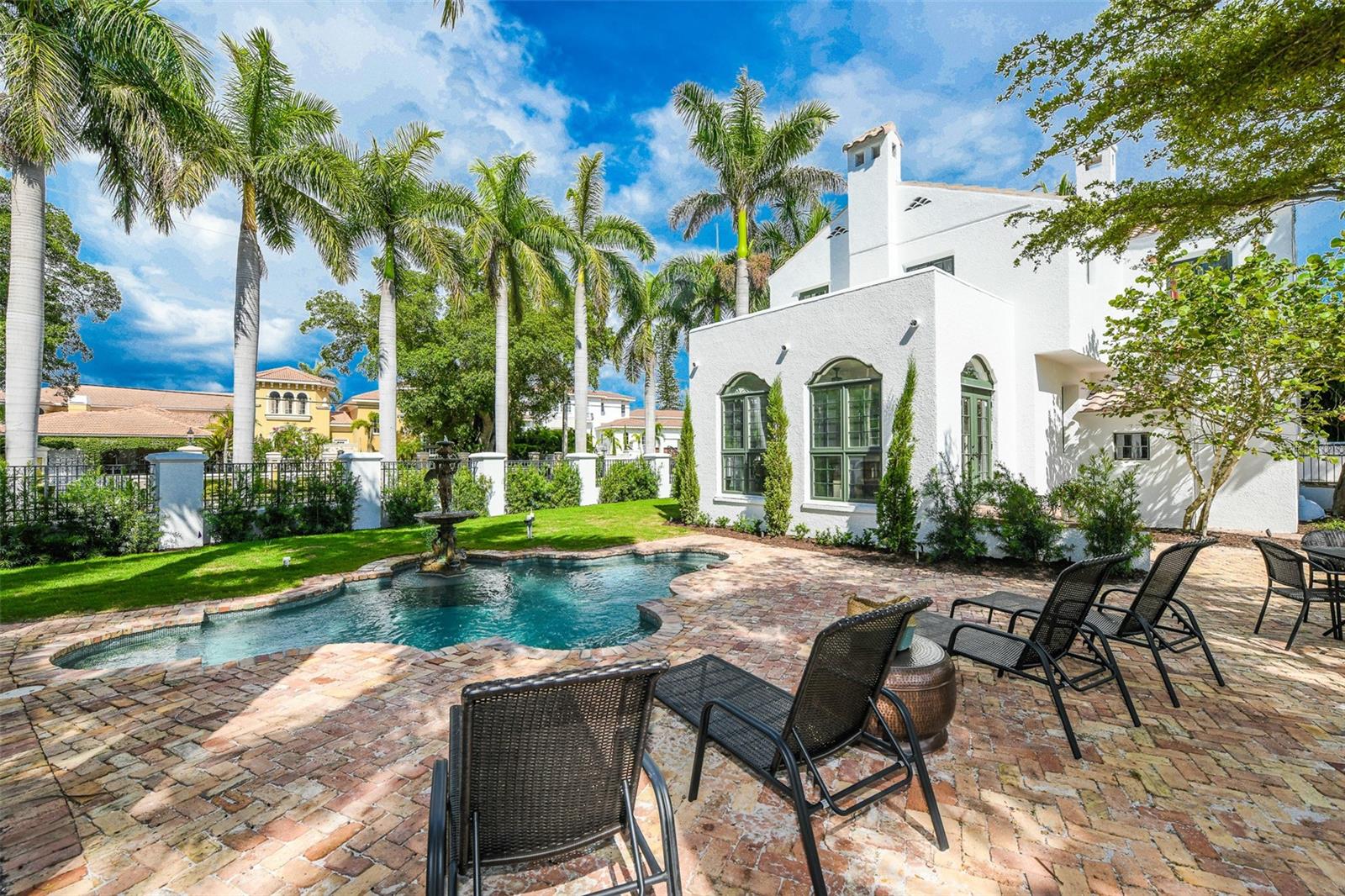 76 S WASHINGTON DR, SARASOTA, FL, 34236