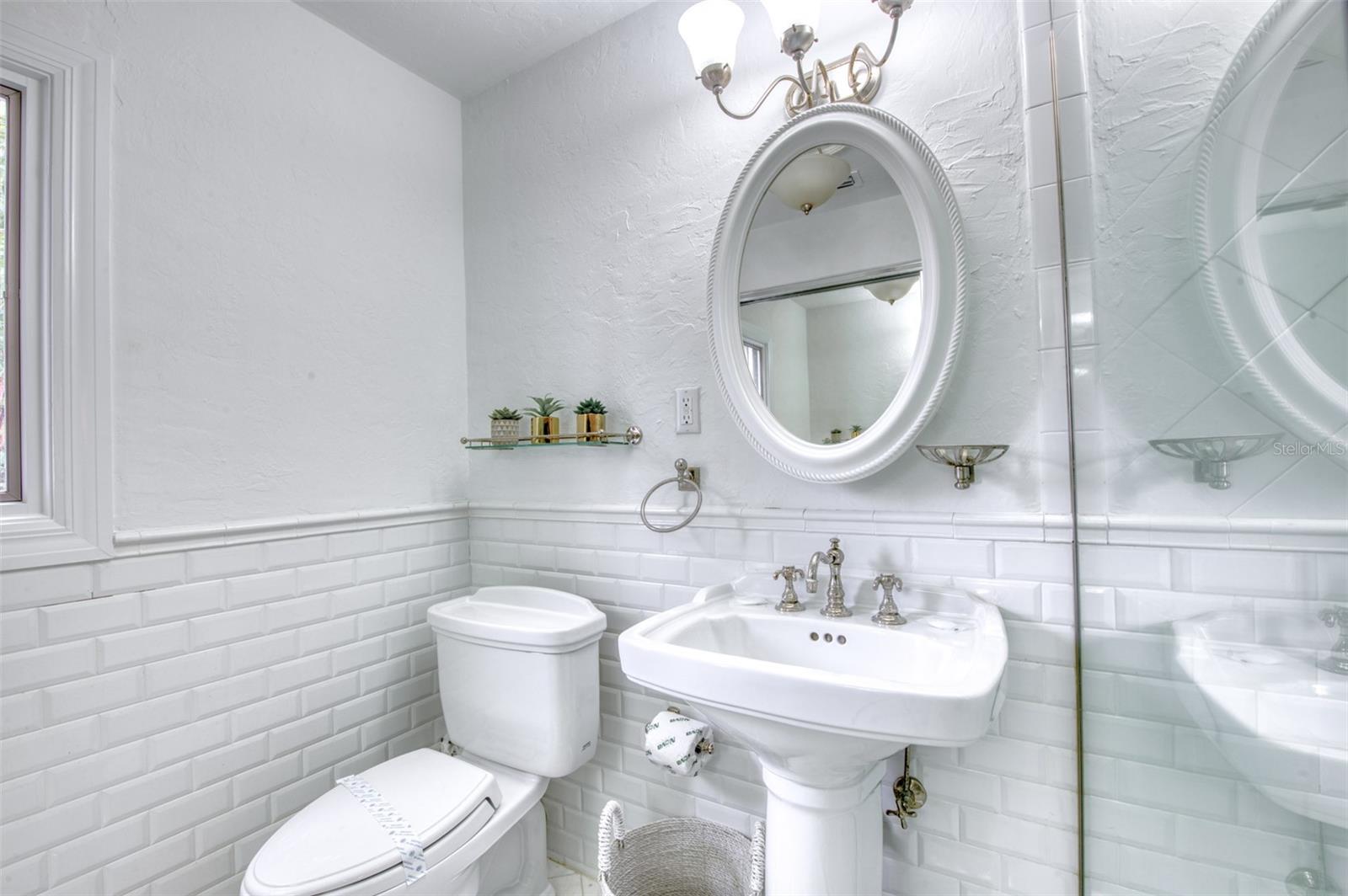 76 S WASHINGTON DR, SARASOTA, FL, 34236