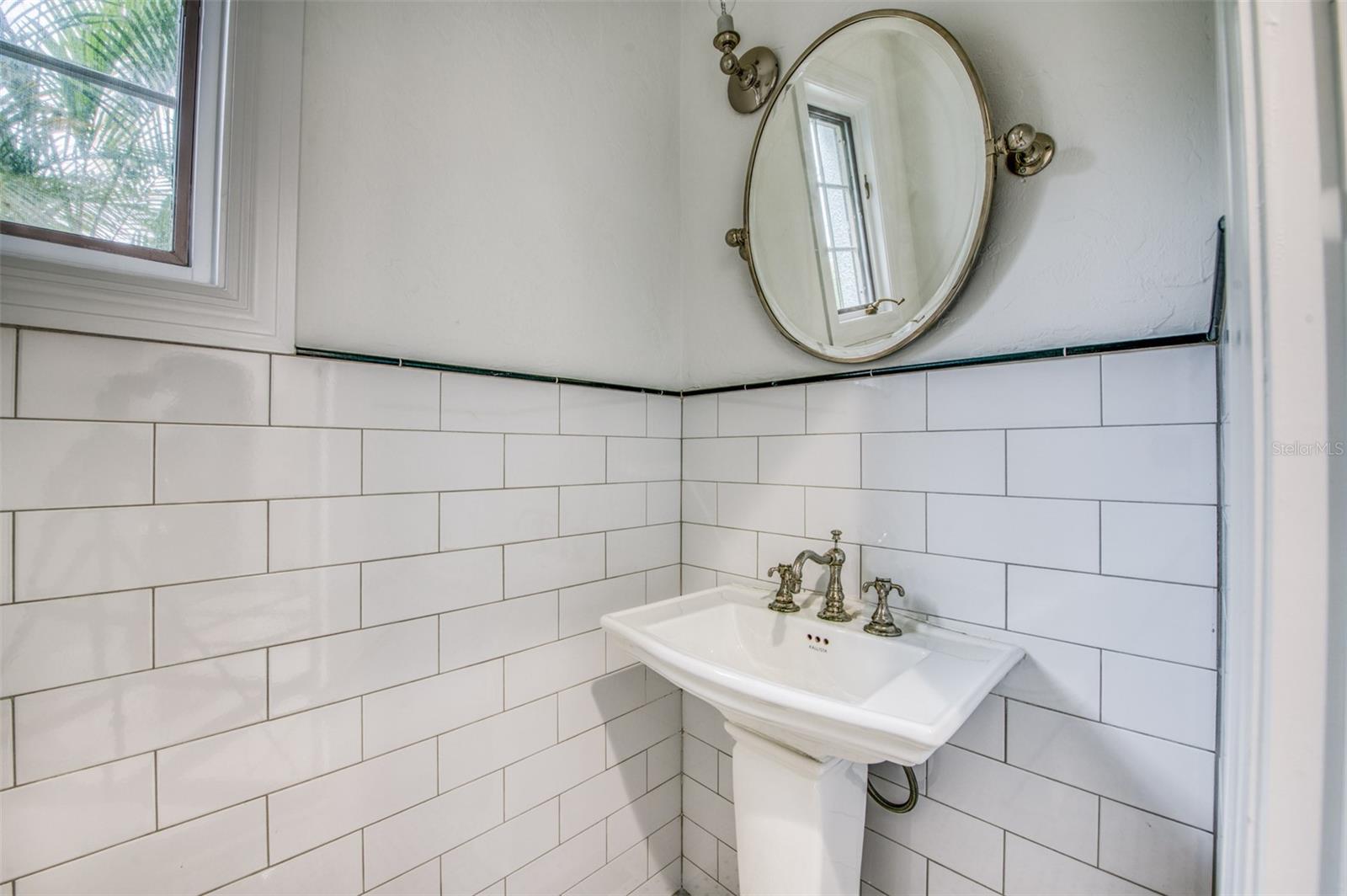 76 S WASHINGTON DR, SARASOTA, FL, 34236