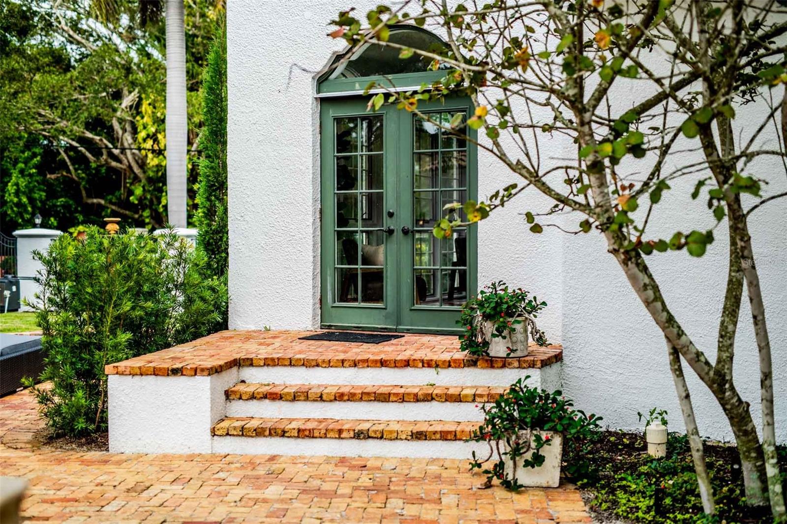 76 S WASHINGTON DR, SARASOTA, FL, 34236