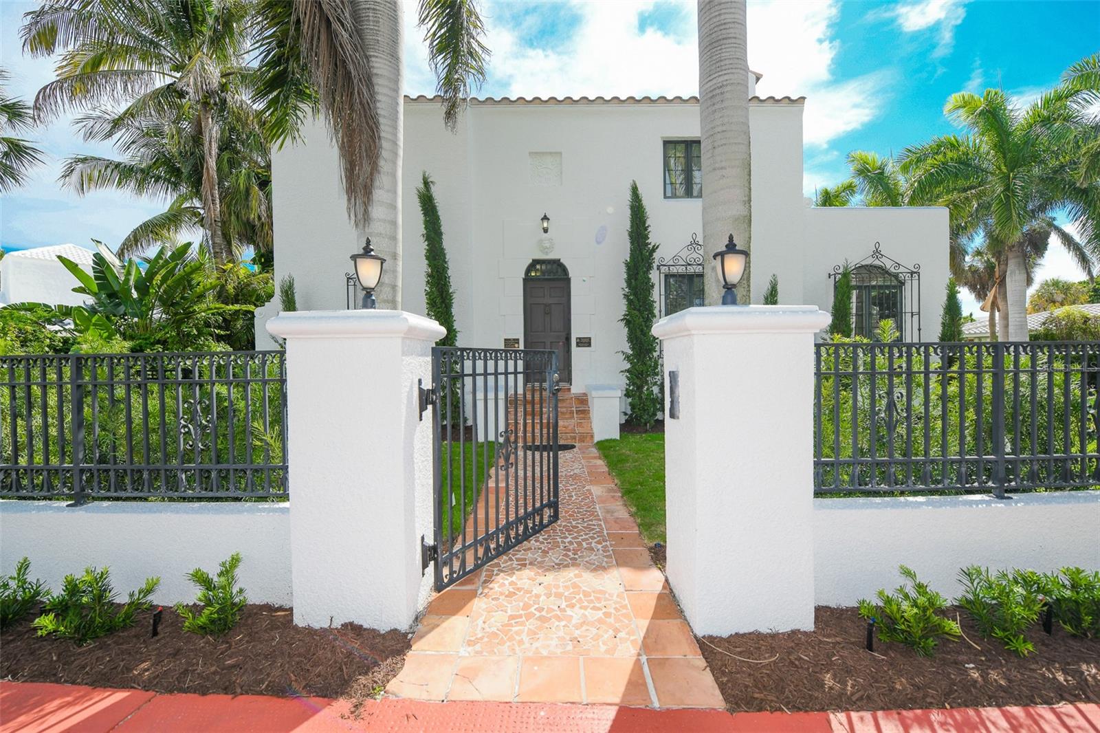 76 S WASHINGTON DR, SARASOTA, FL, 34236