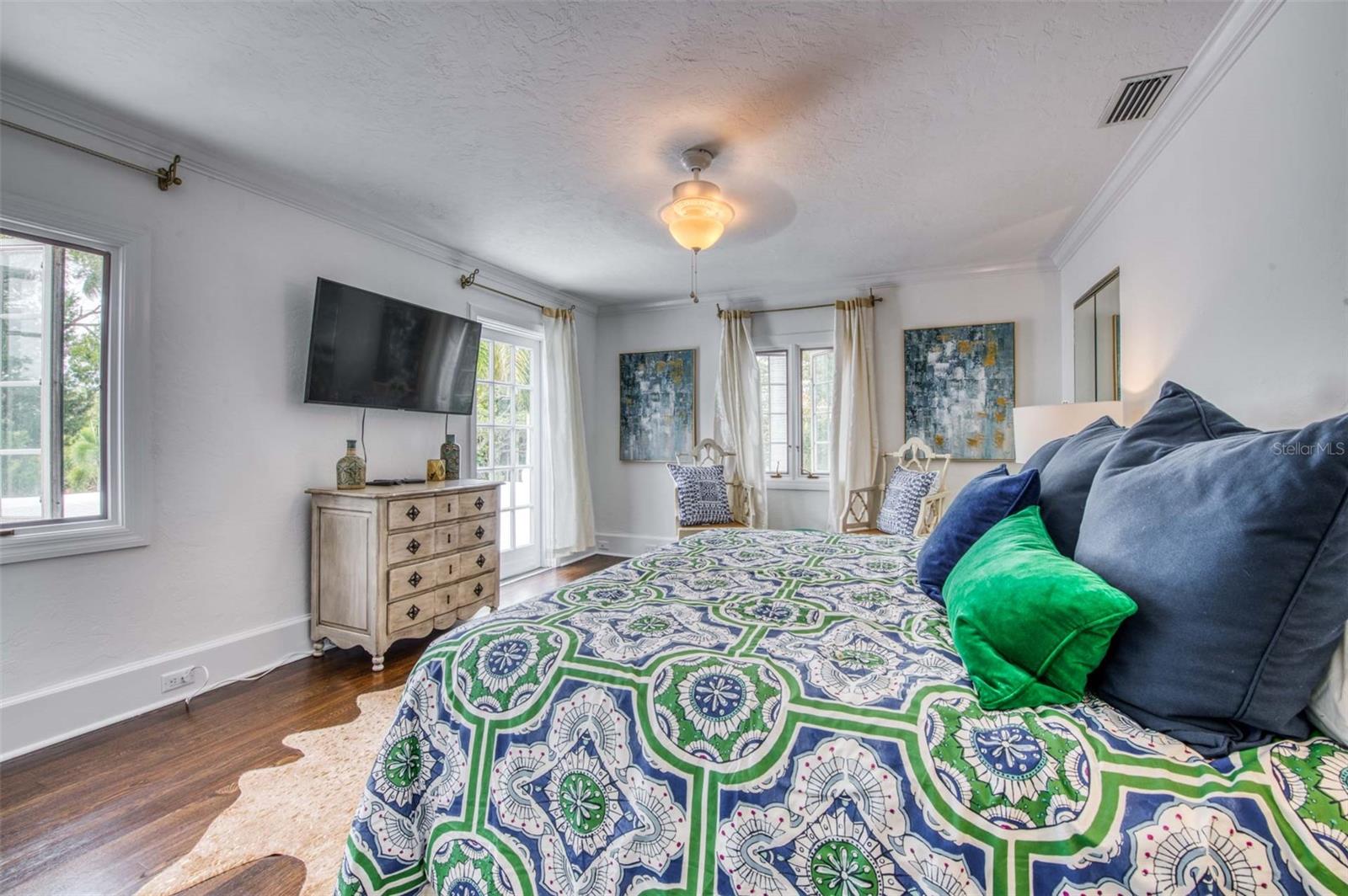 76 S WASHINGTON DR, SARASOTA, FL, 34236
