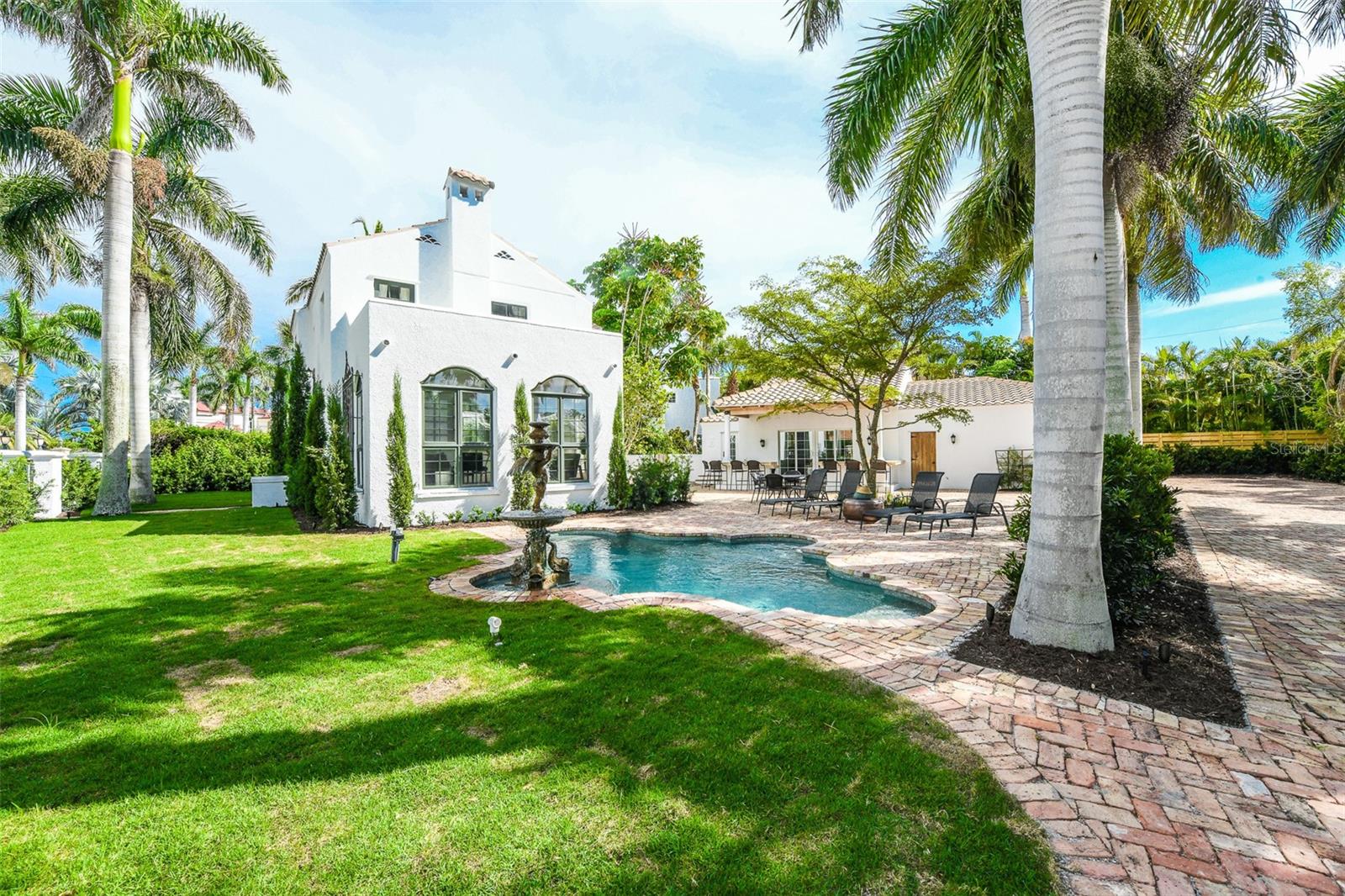 76 S WASHINGTON DR, SARASOTA, FL, 34236