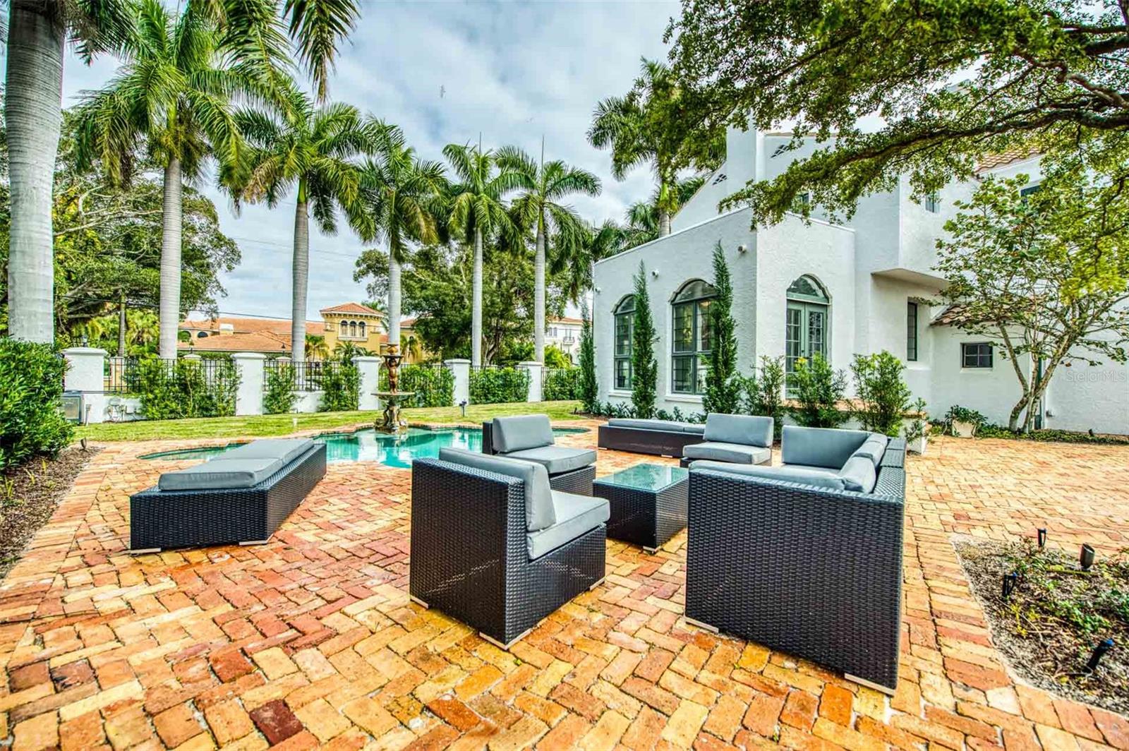 76 S WASHINGTON DR, SARASOTA, FL, 34236