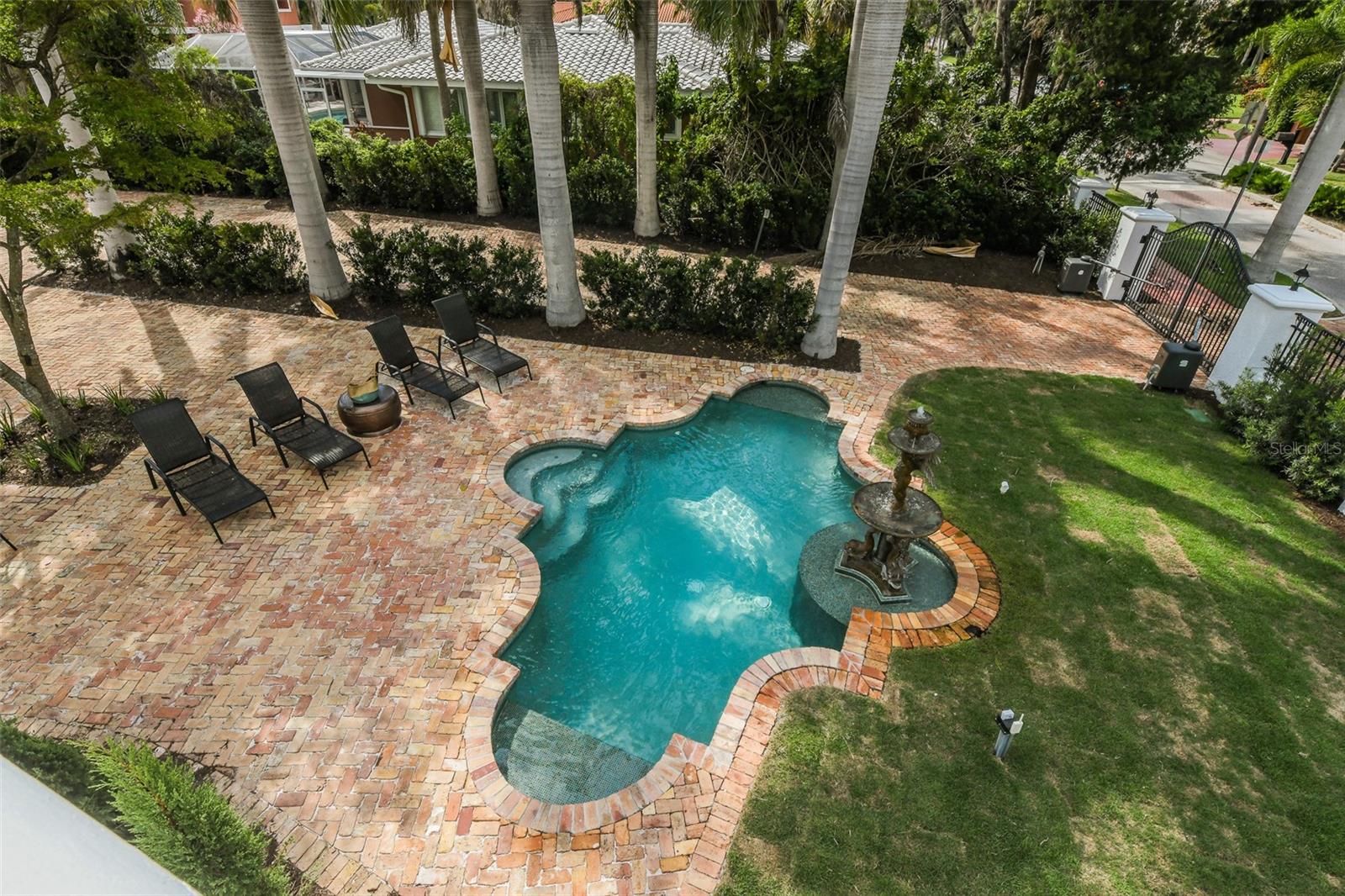 76 S WASHINGTON DR, SARASOTA, FL, 34236