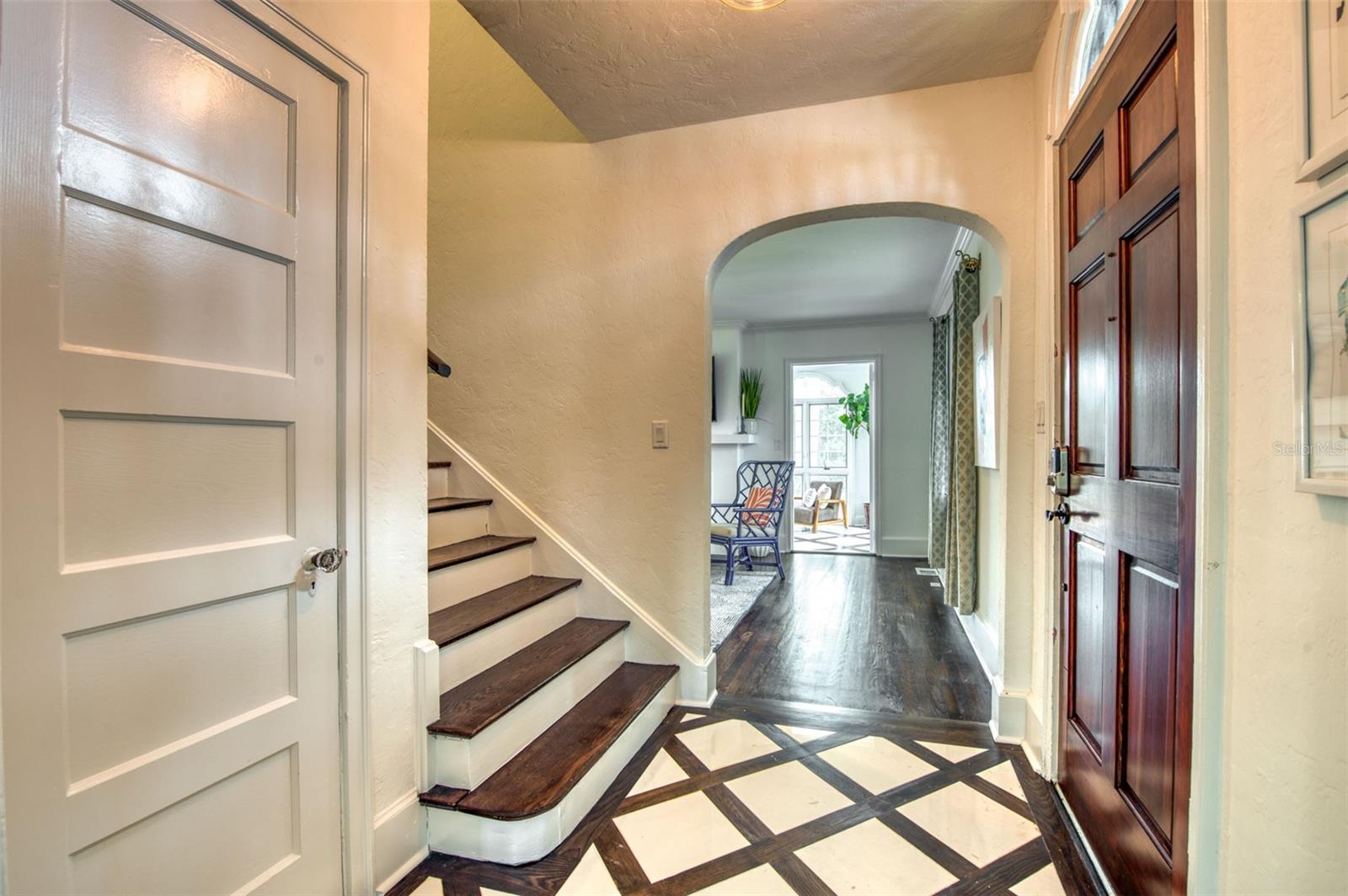 76 S WASHINGTON DR, SARASOTA, FL, 34236