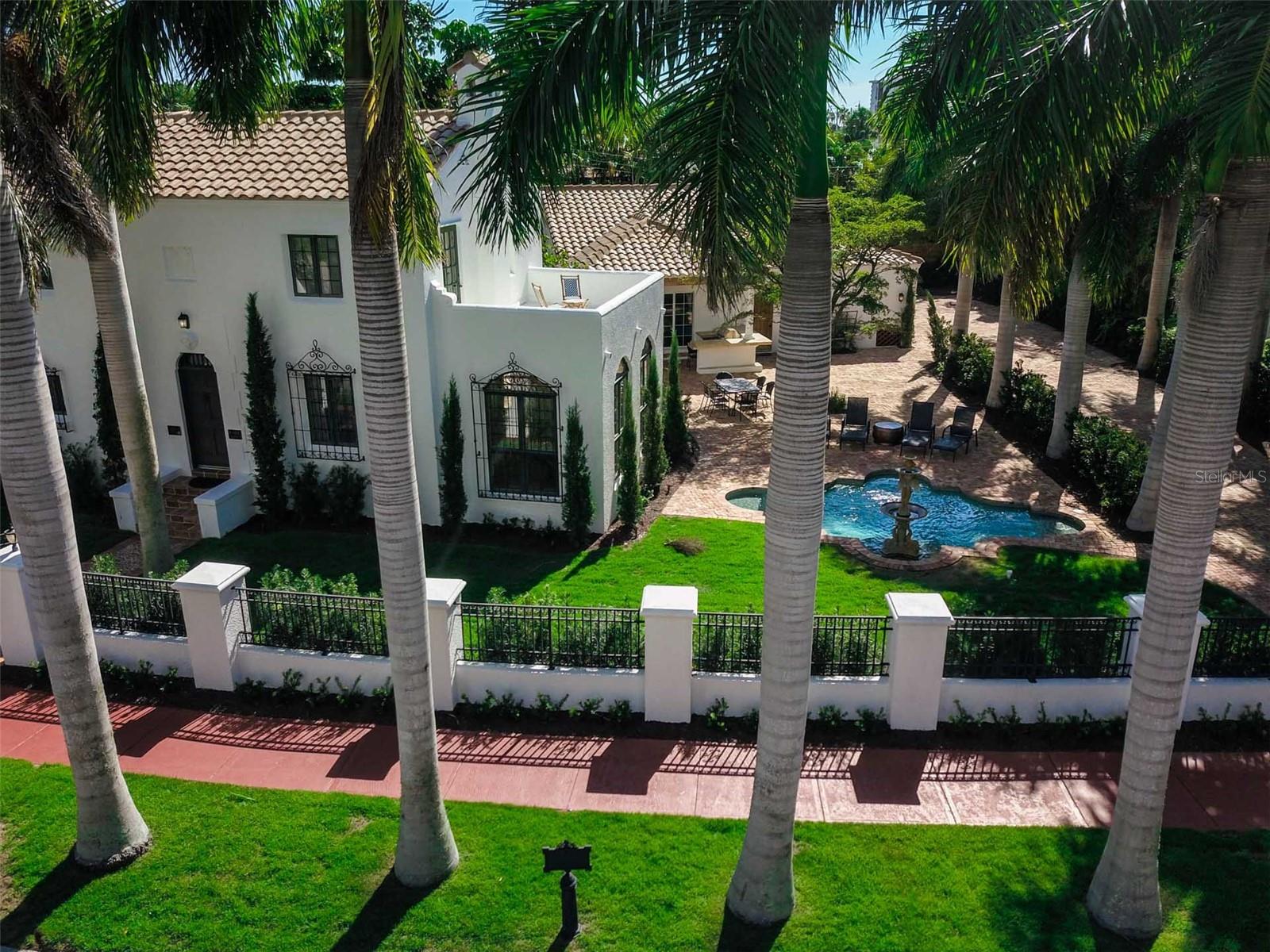 76 S WASHINGTON DR, SARASOTA, FL, 34236