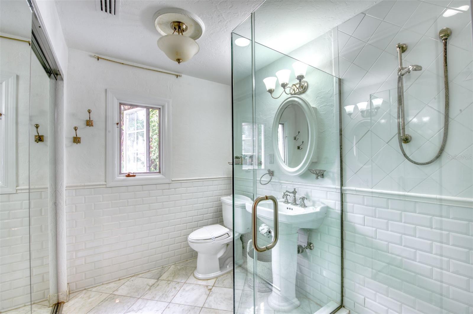 76 S WASHINGTON DR, SARASOTA, FL, 34236